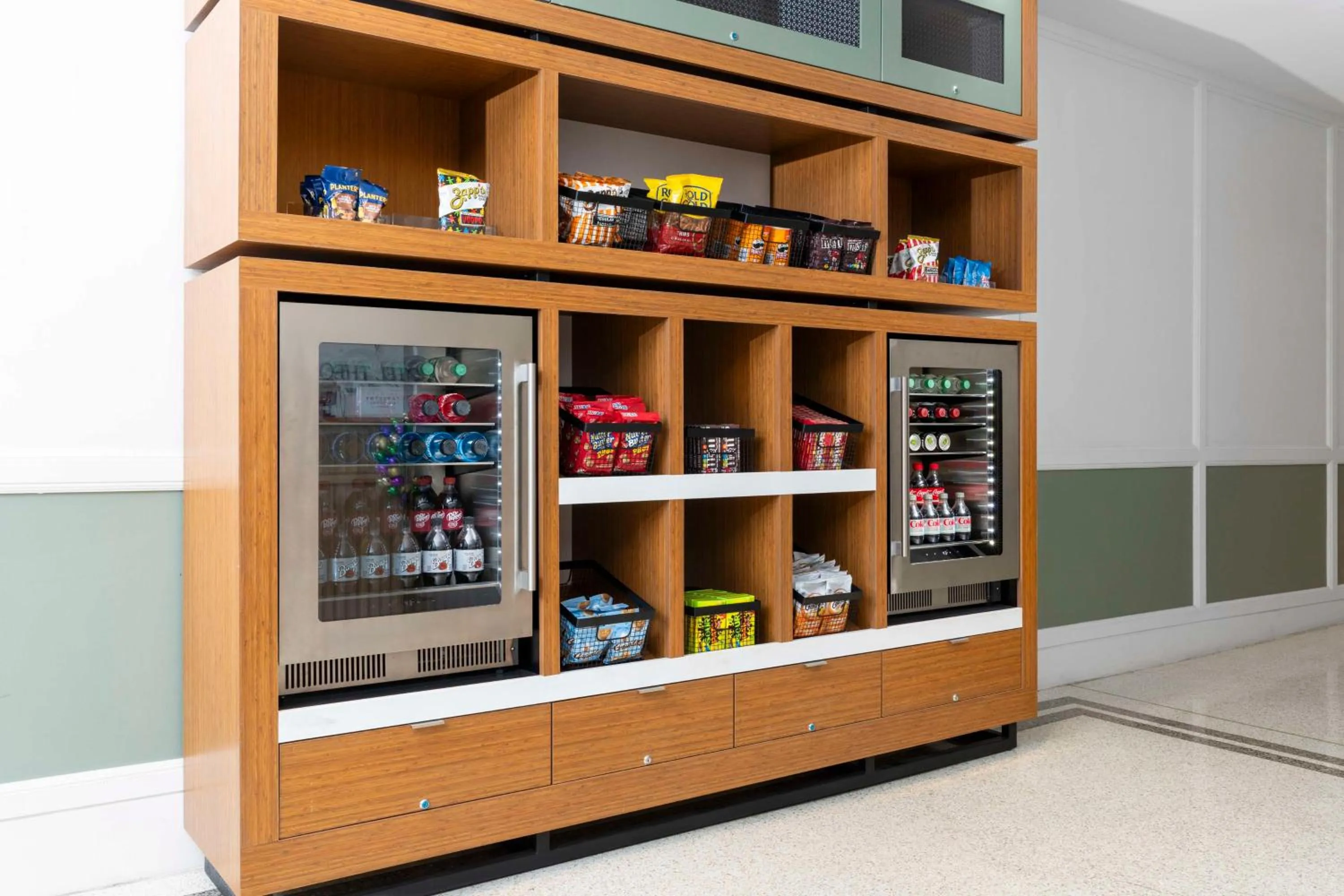 Restaurant/places to eat in Hotel Theo New Orleans, Tapestry Collection by Hilton