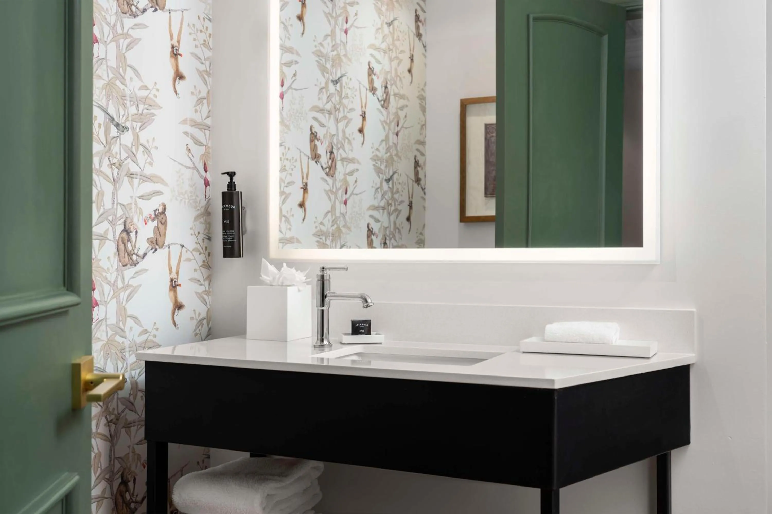 Bathroom in Hotel Theo New Orleans, Tapestry Collection by Hilton