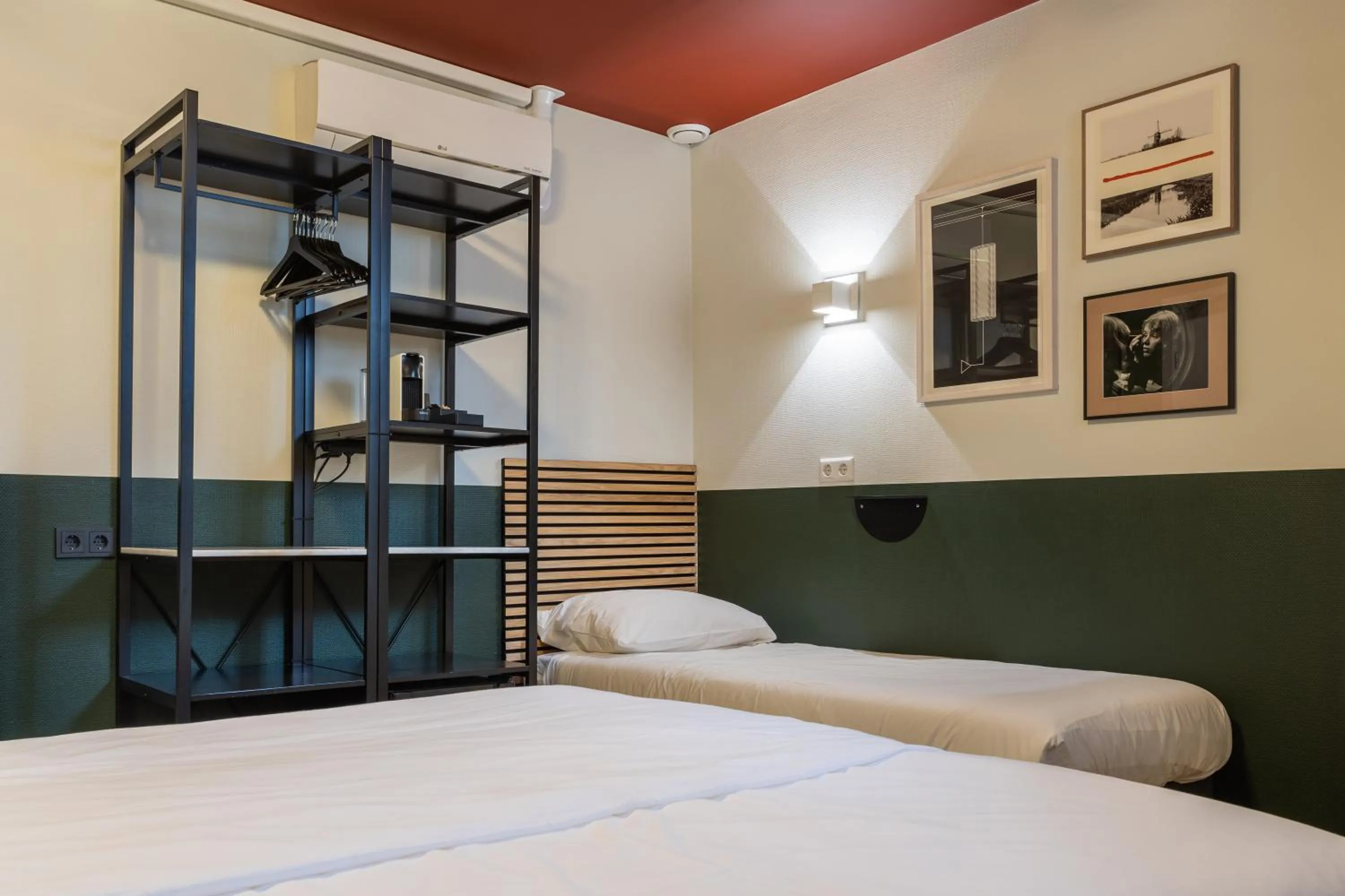 Bed in Weber Hotel 117