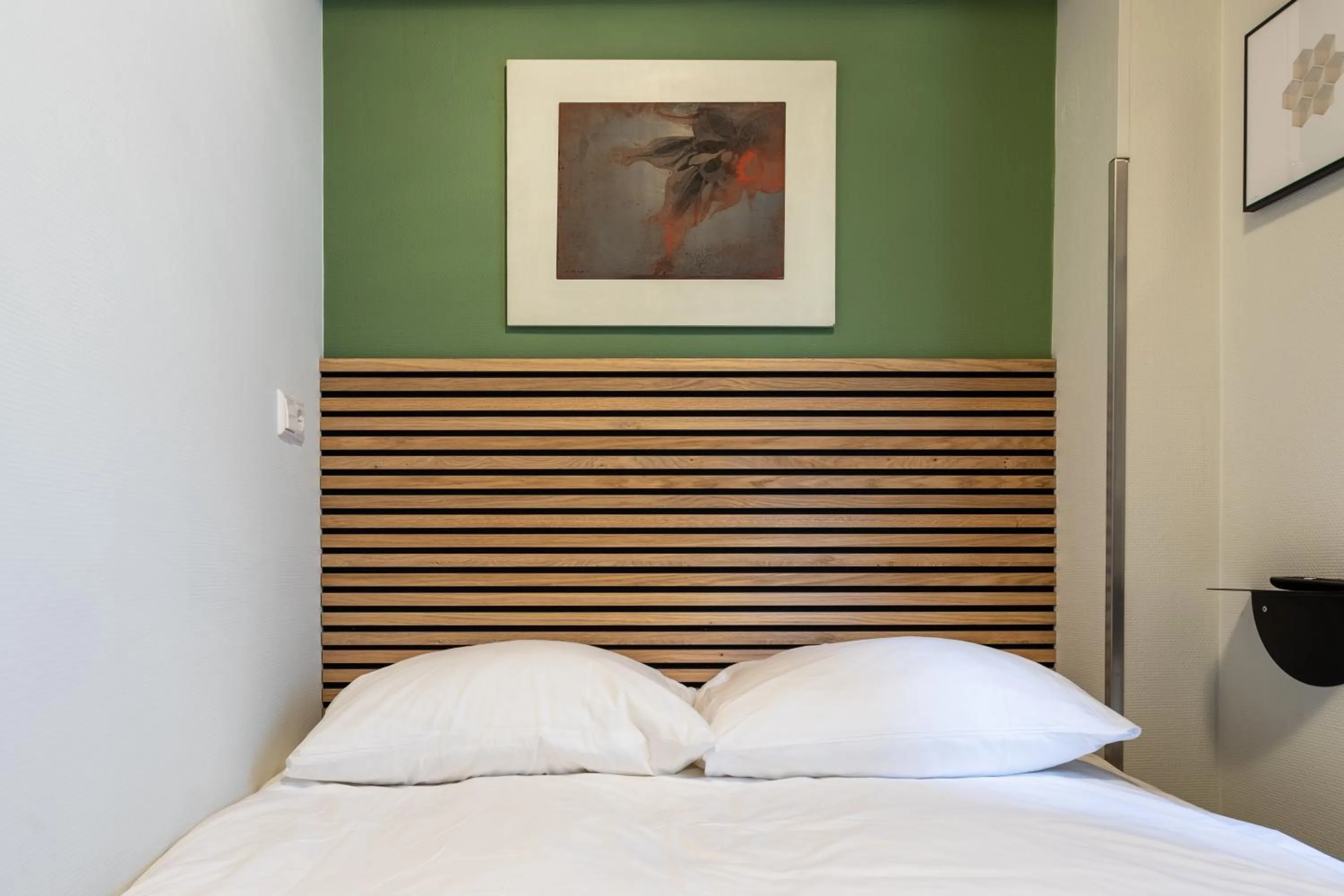 Bedroom, Bed in Weber Hotel 117