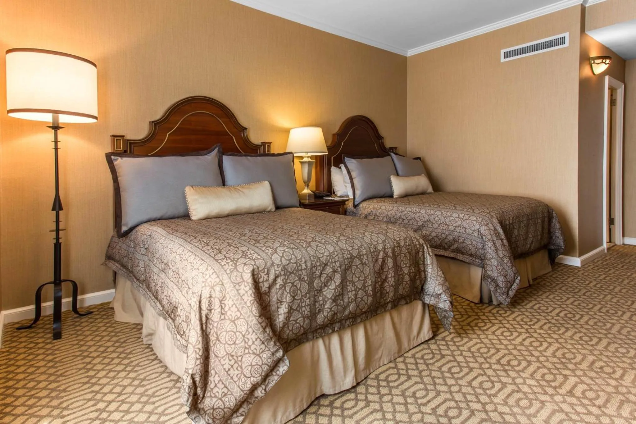 Photo of the whole room, Bed in Omni Royal Orleans Hotel