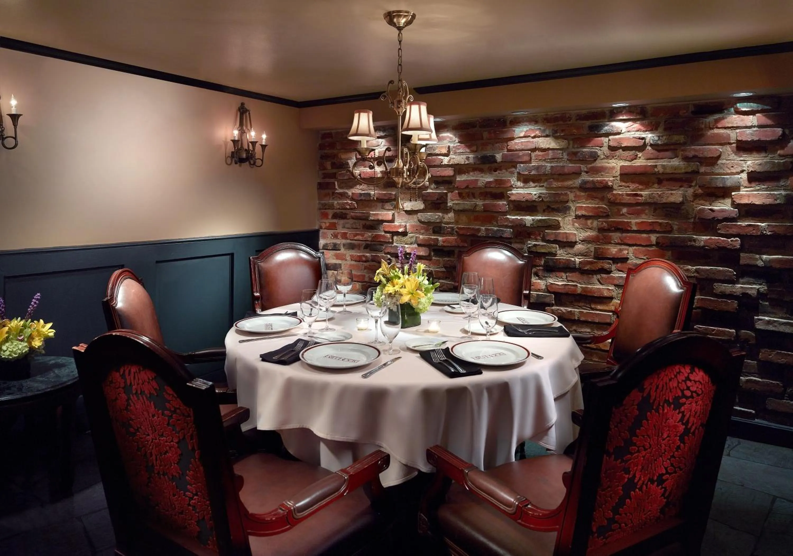 Restaurant/places to eat in Omni Royal Orleans Hotel