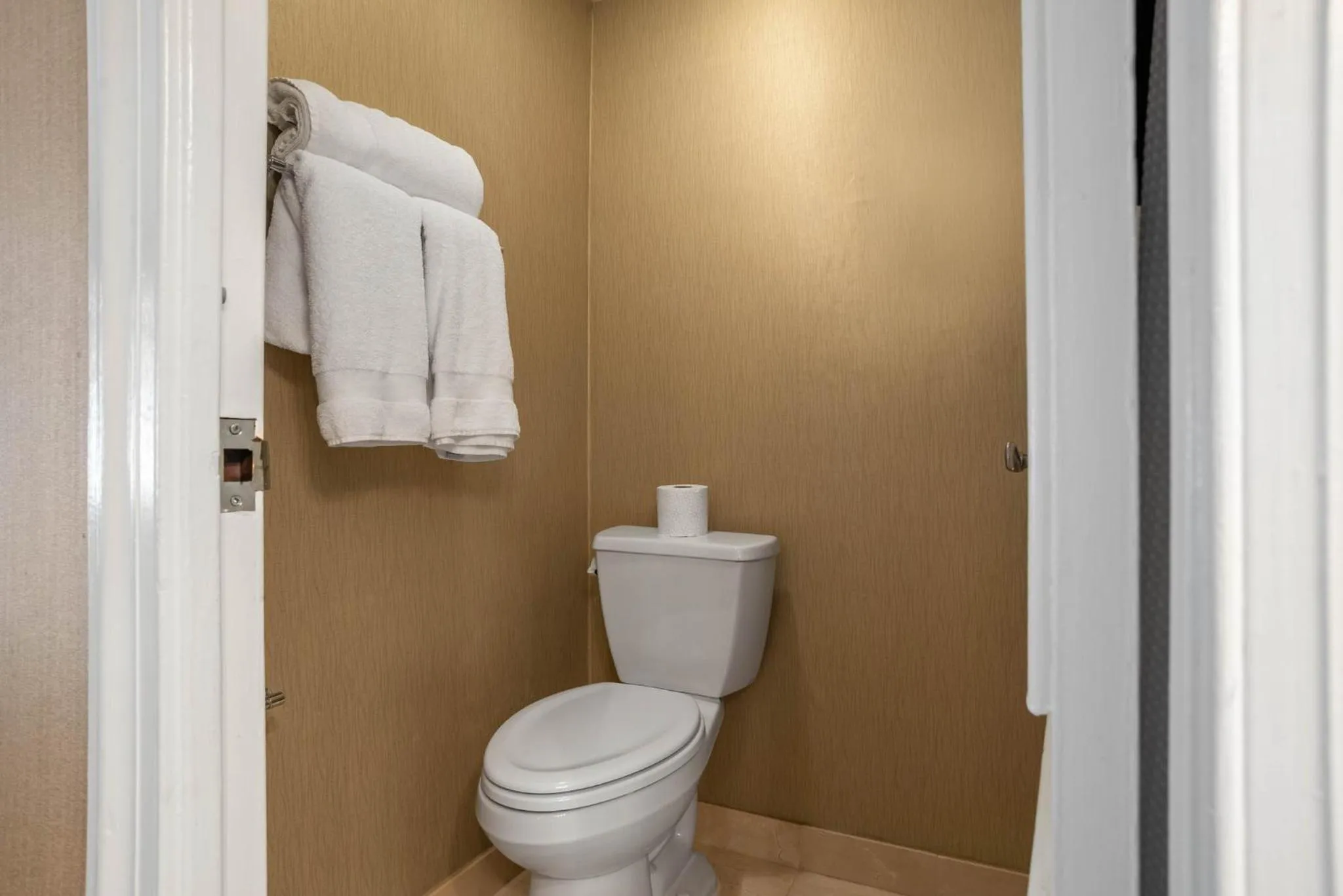 Photo of the whole room in Omni Royal Orleans Hotel