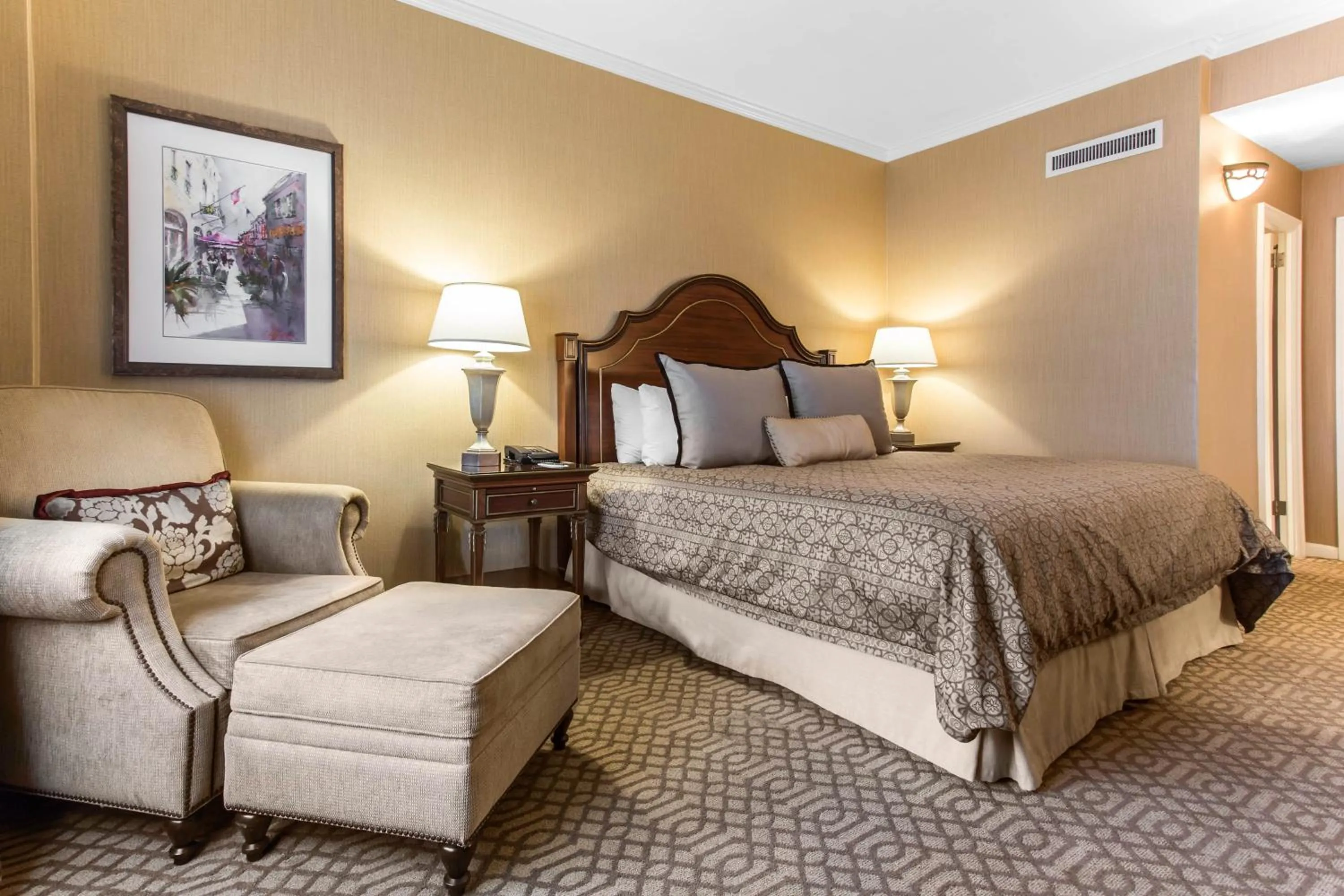 Photo of the whole room, Bed in Omni Royal Orleans Hotel