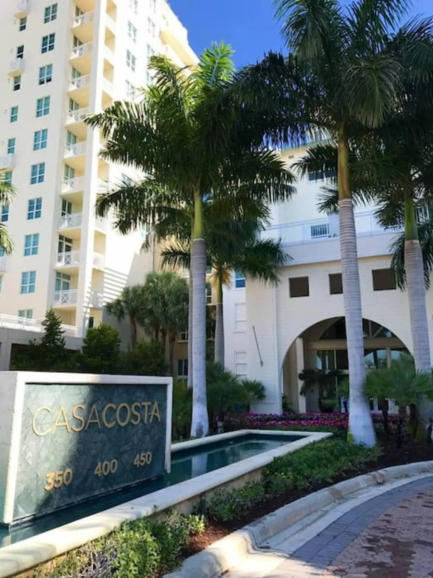 Luxury Near the Beach! Beach pass included!