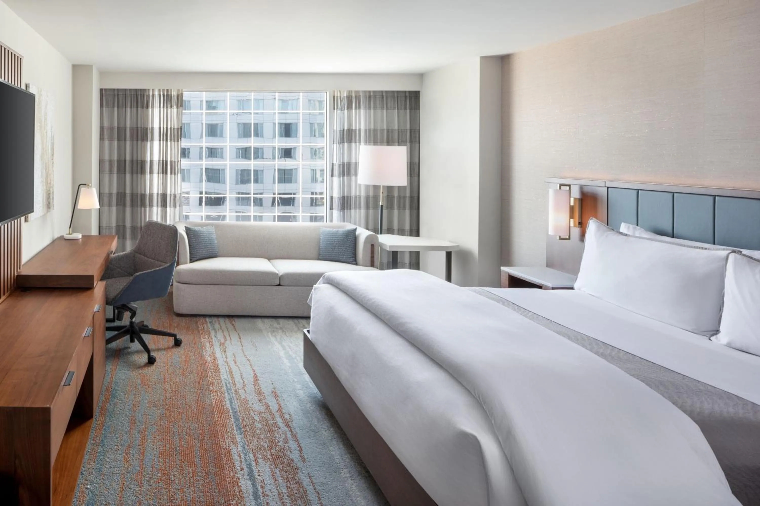 Photo of the whole room, Bed in The Westin Buckhead Atlanta