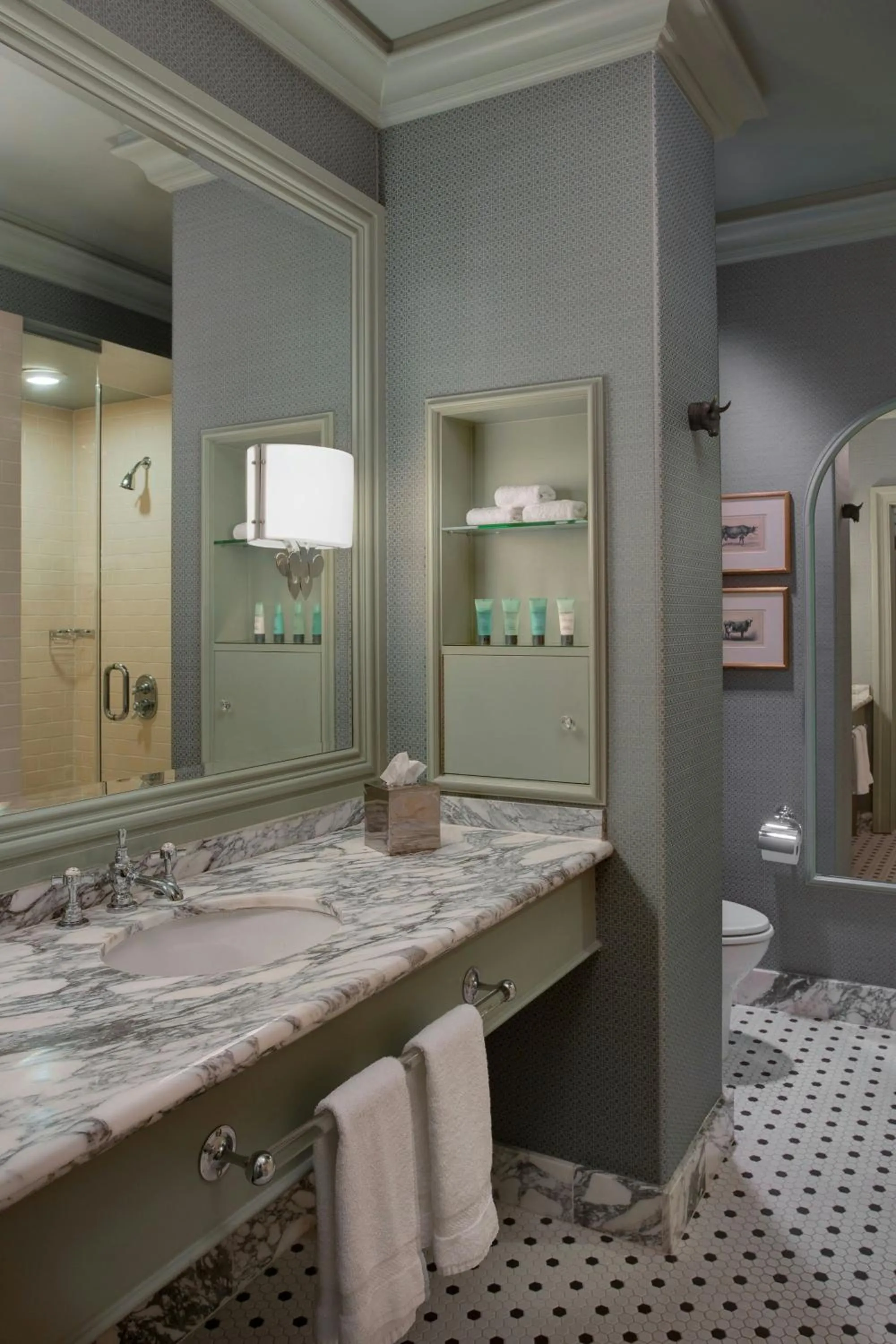 Bathroom in Hotel ICON, Autograph Collection