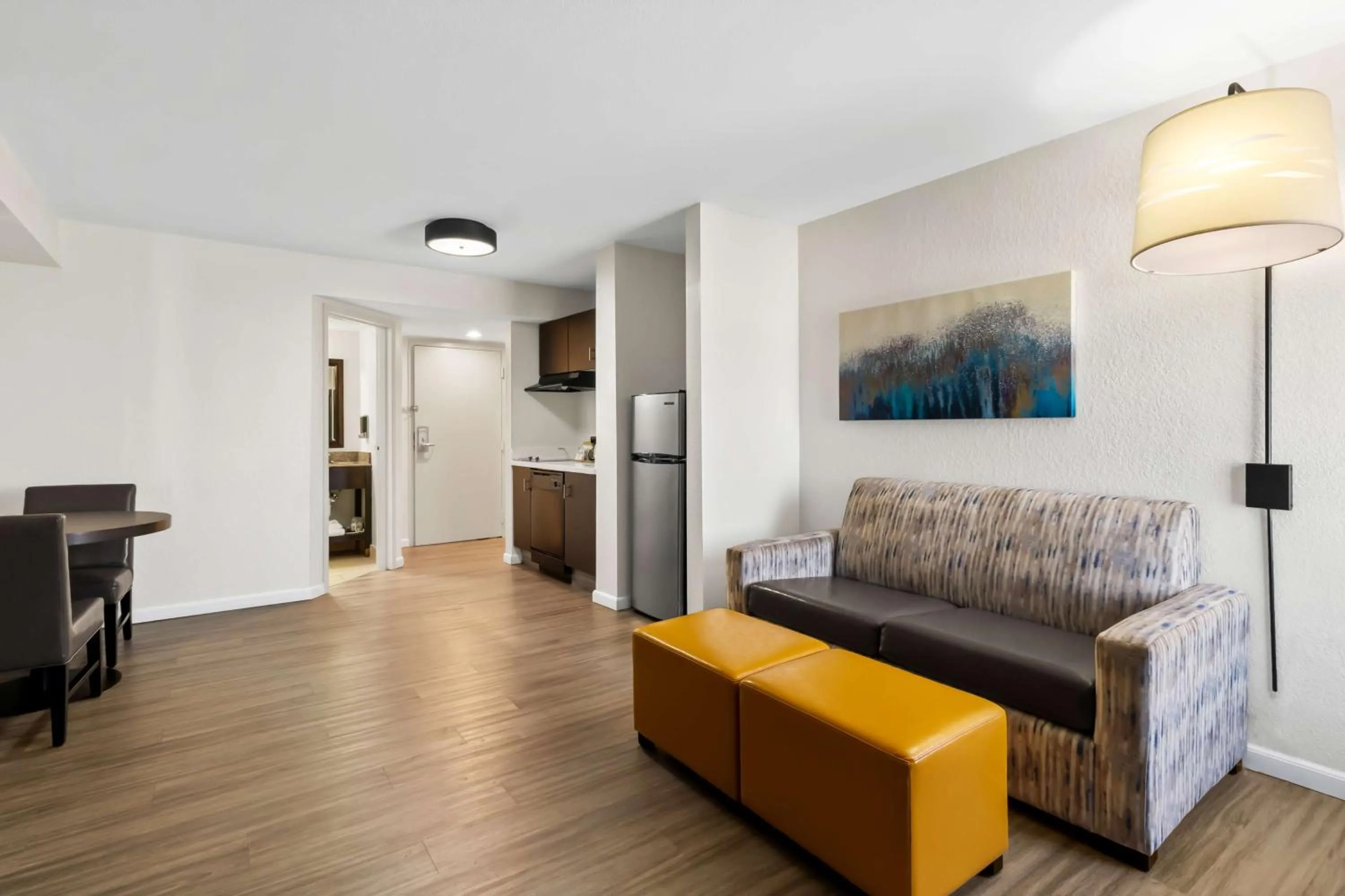 Bedroom in Comfort Inn 290/NW