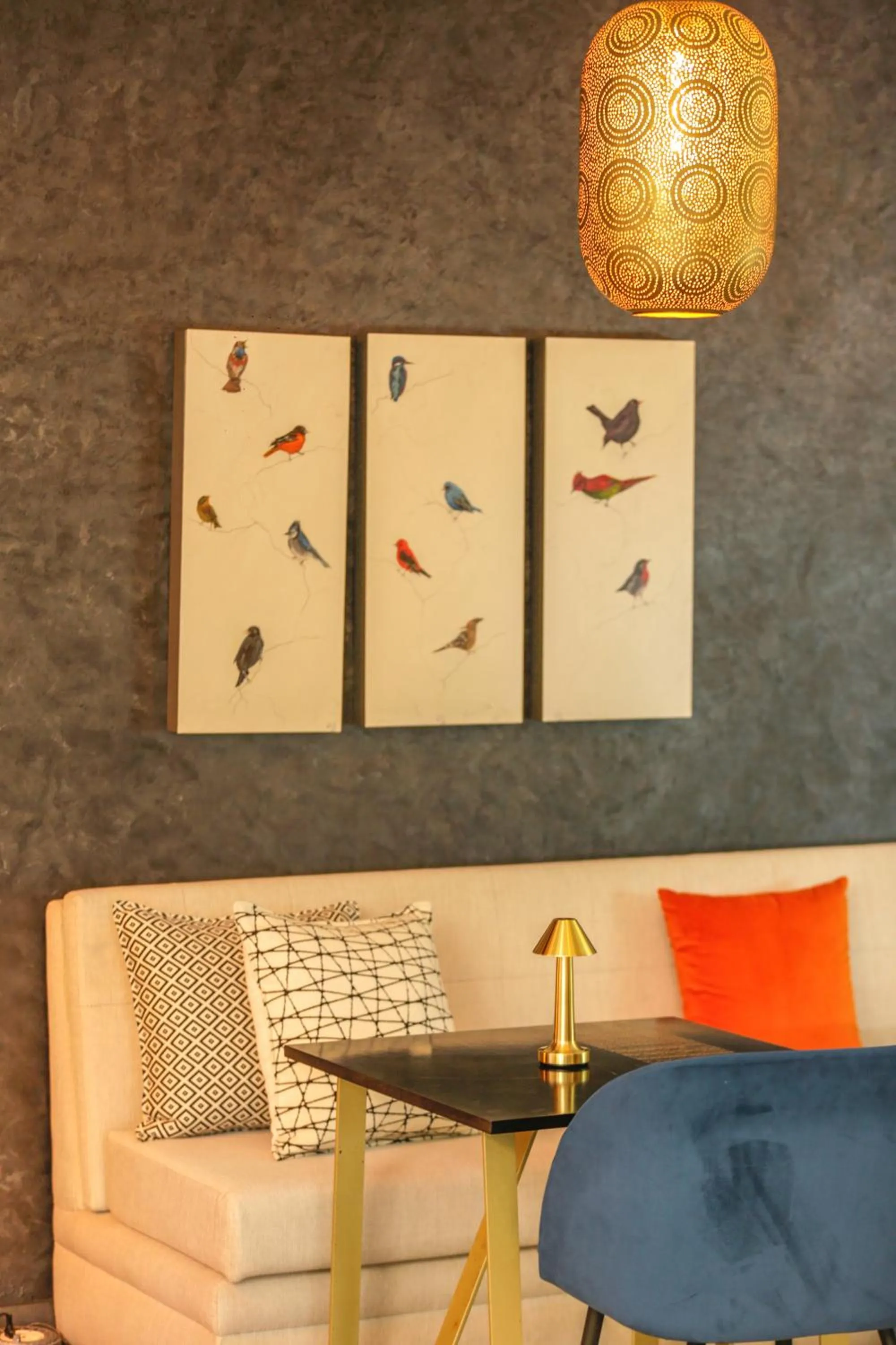 Restaurant/places to eat in Suite Azur Hotel