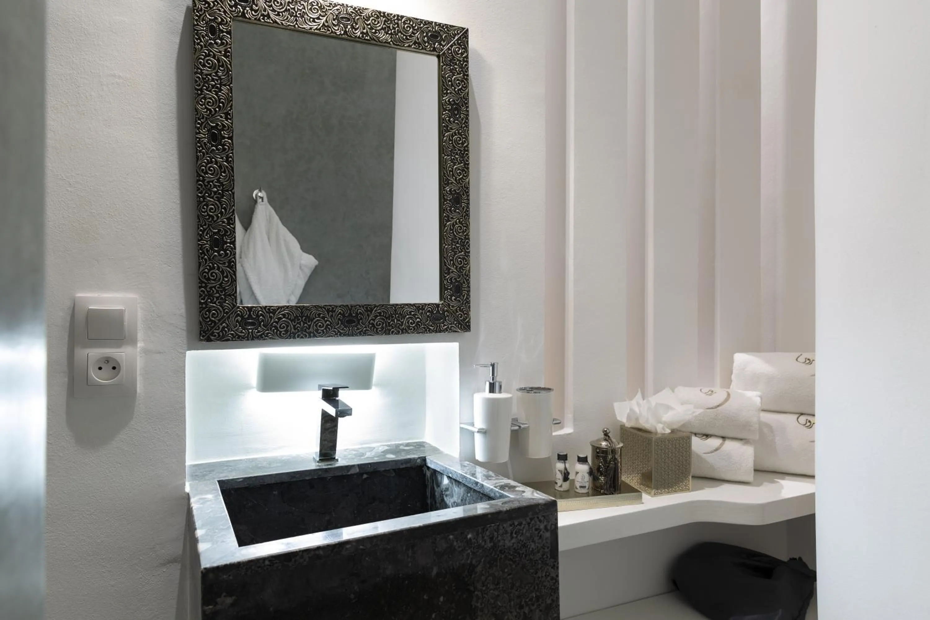 Bathroom in Suite Azur Hotel