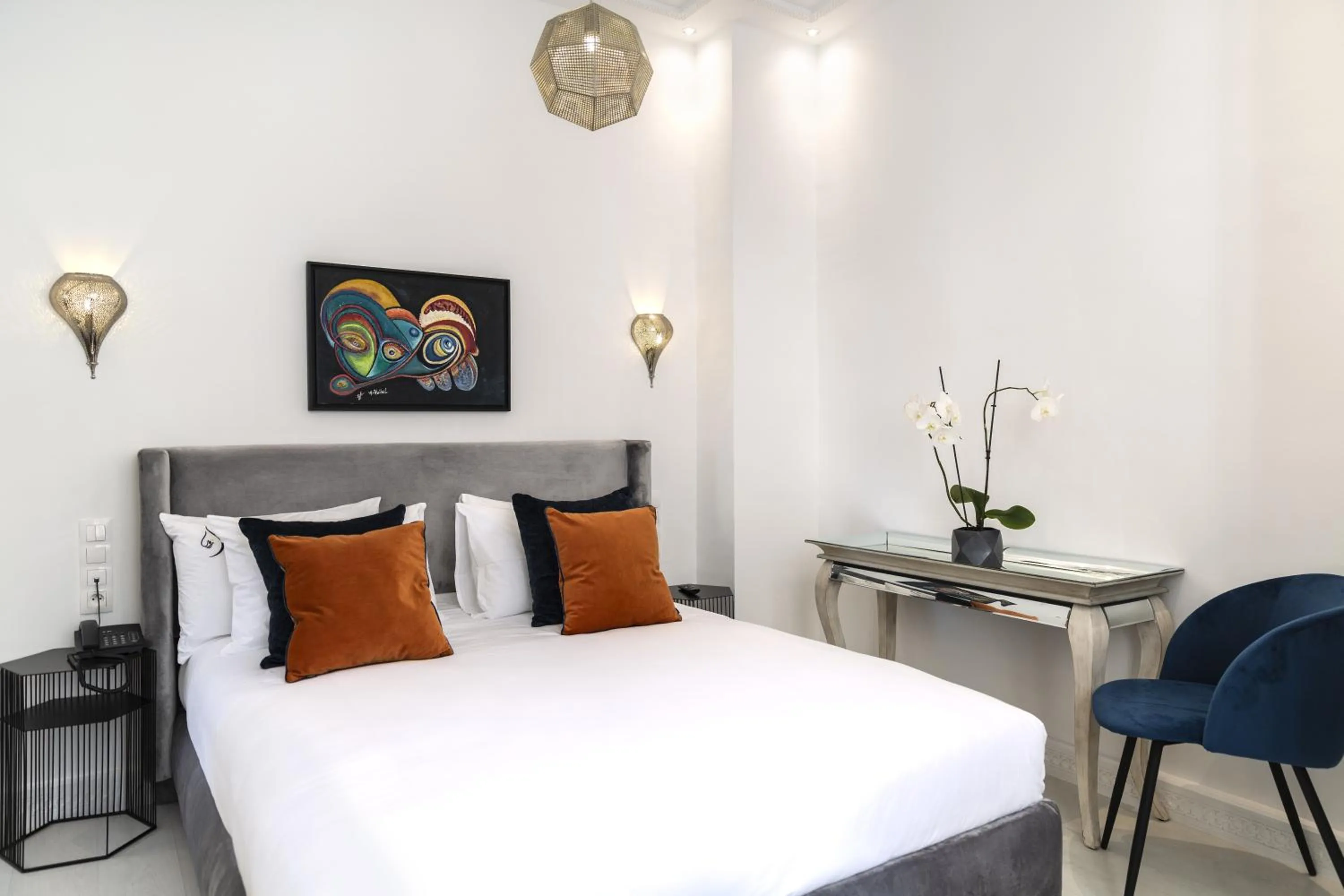 Bed in Suite Azur Hotel