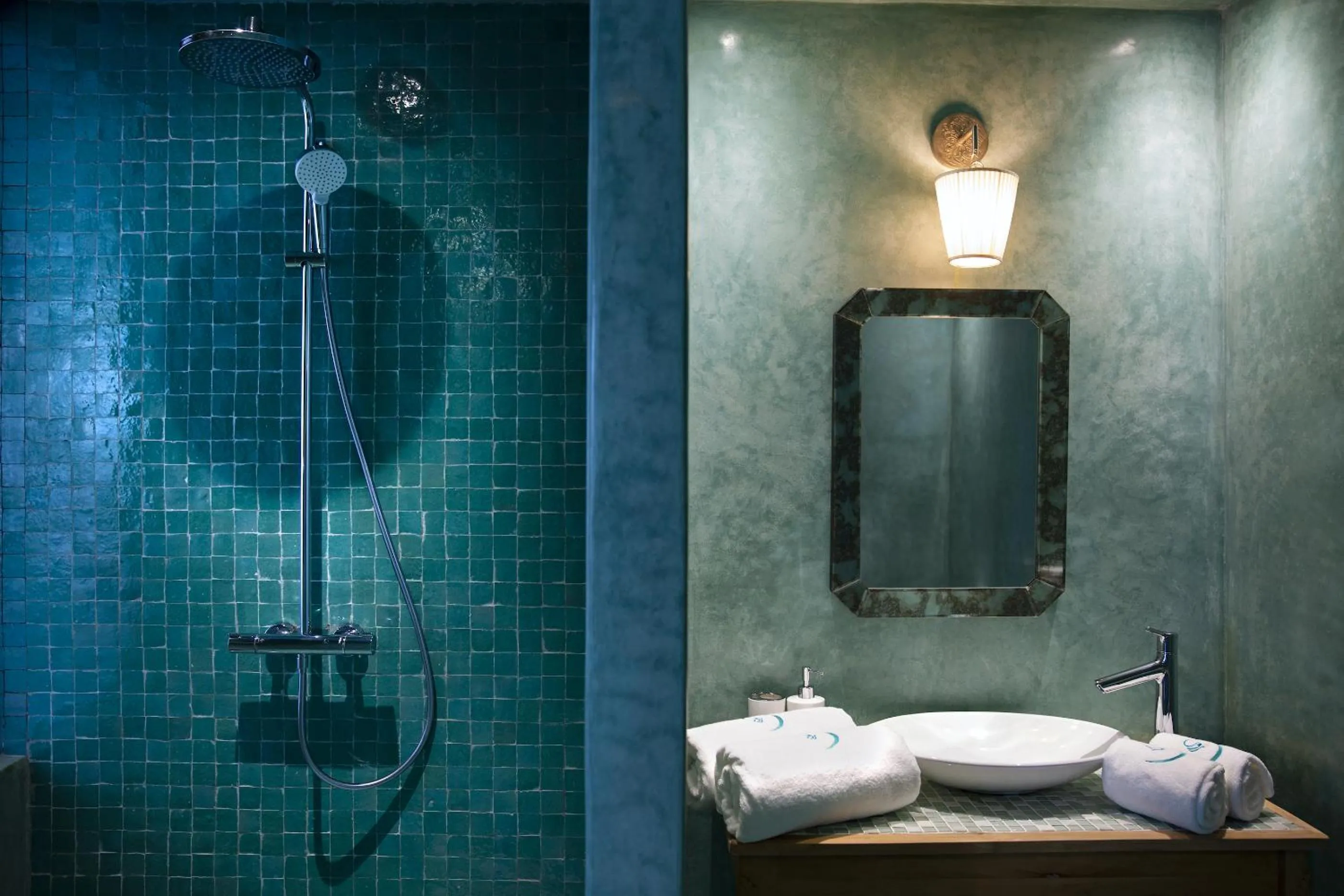 Shower in Suite Azur Hotel