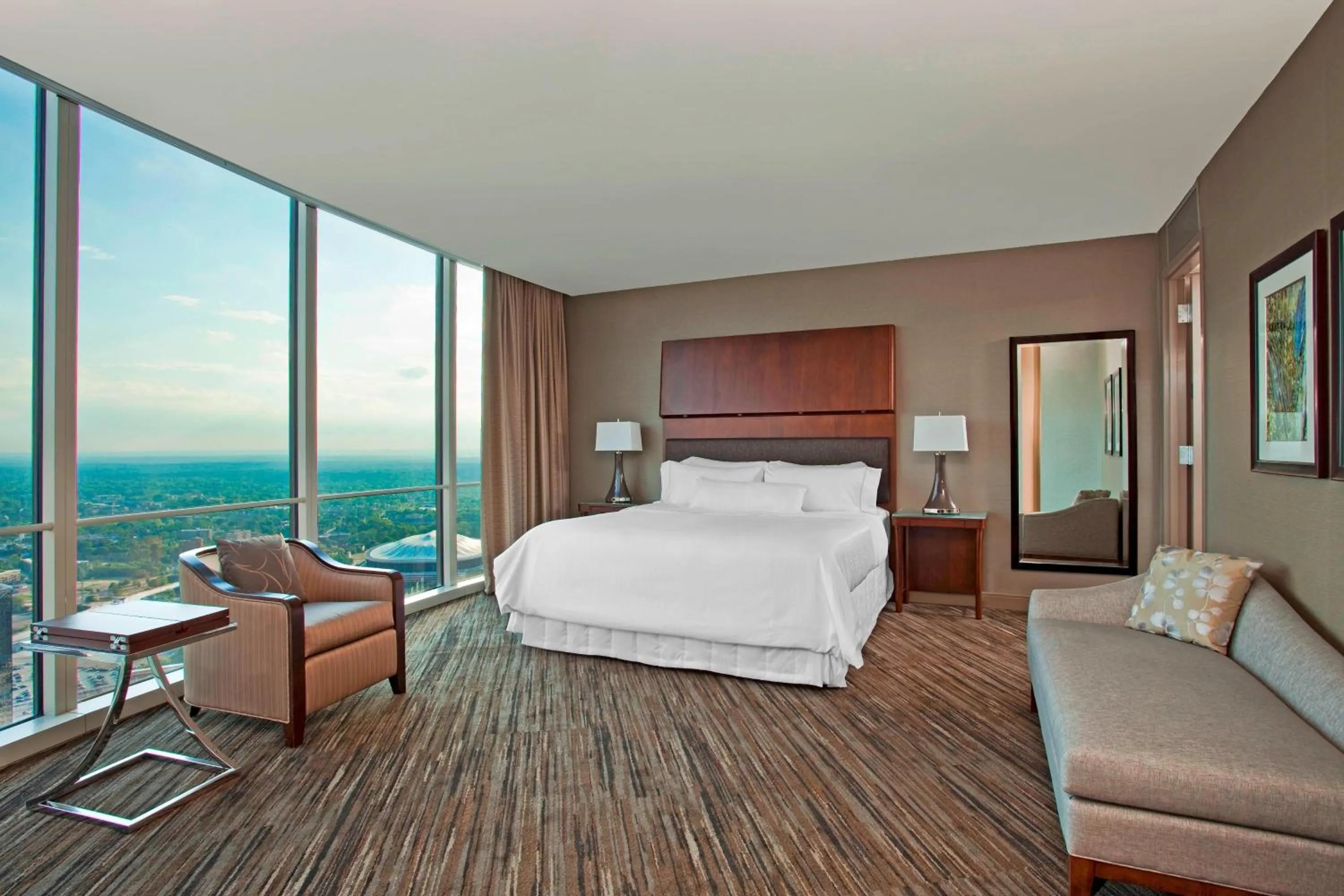 Bedroom, Bed in The Westin Peachtree Plaza, Atlanta