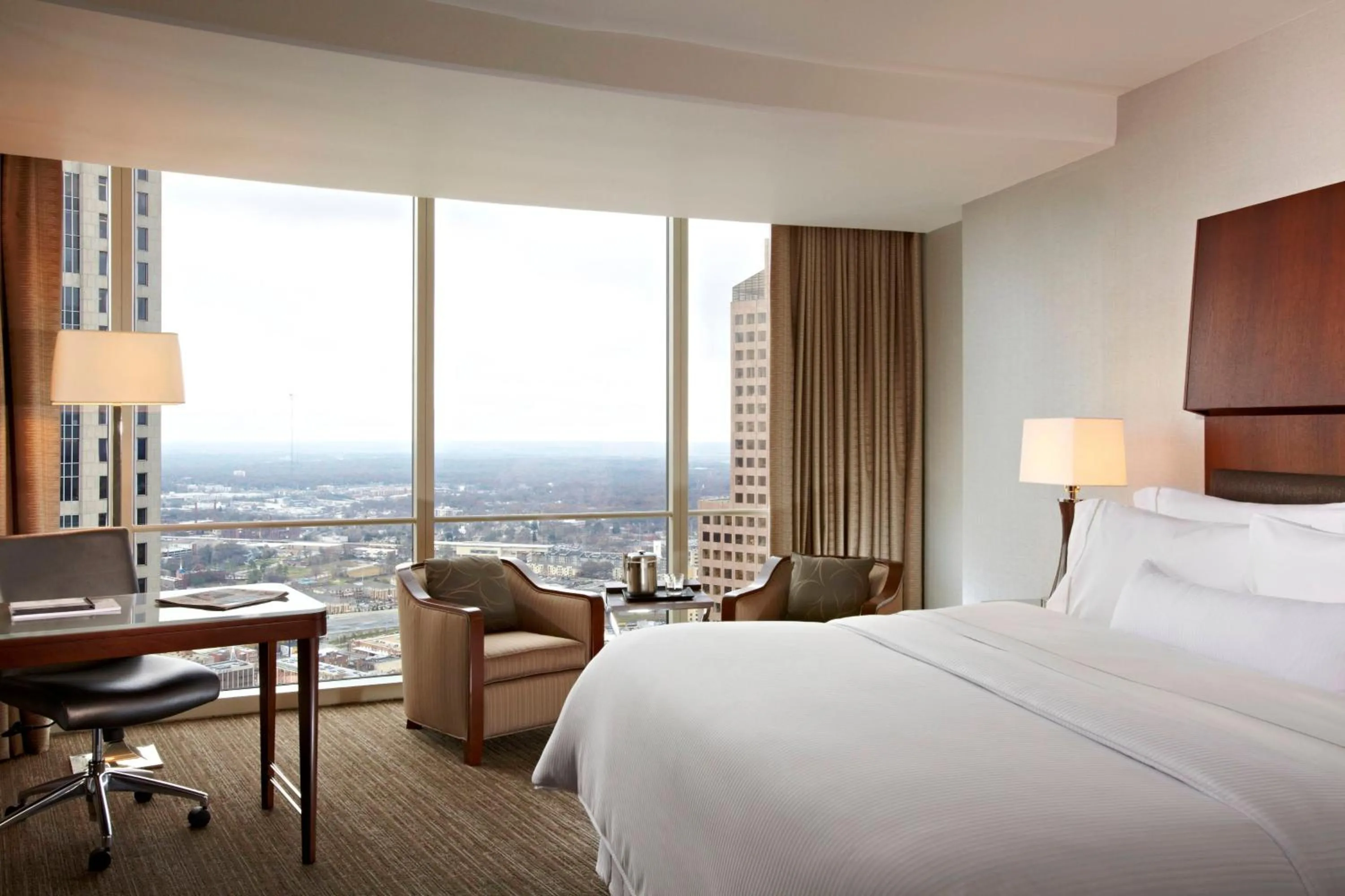 Photo of the whole room, Bed in The Westin Peachtree Plaza, Atlanta