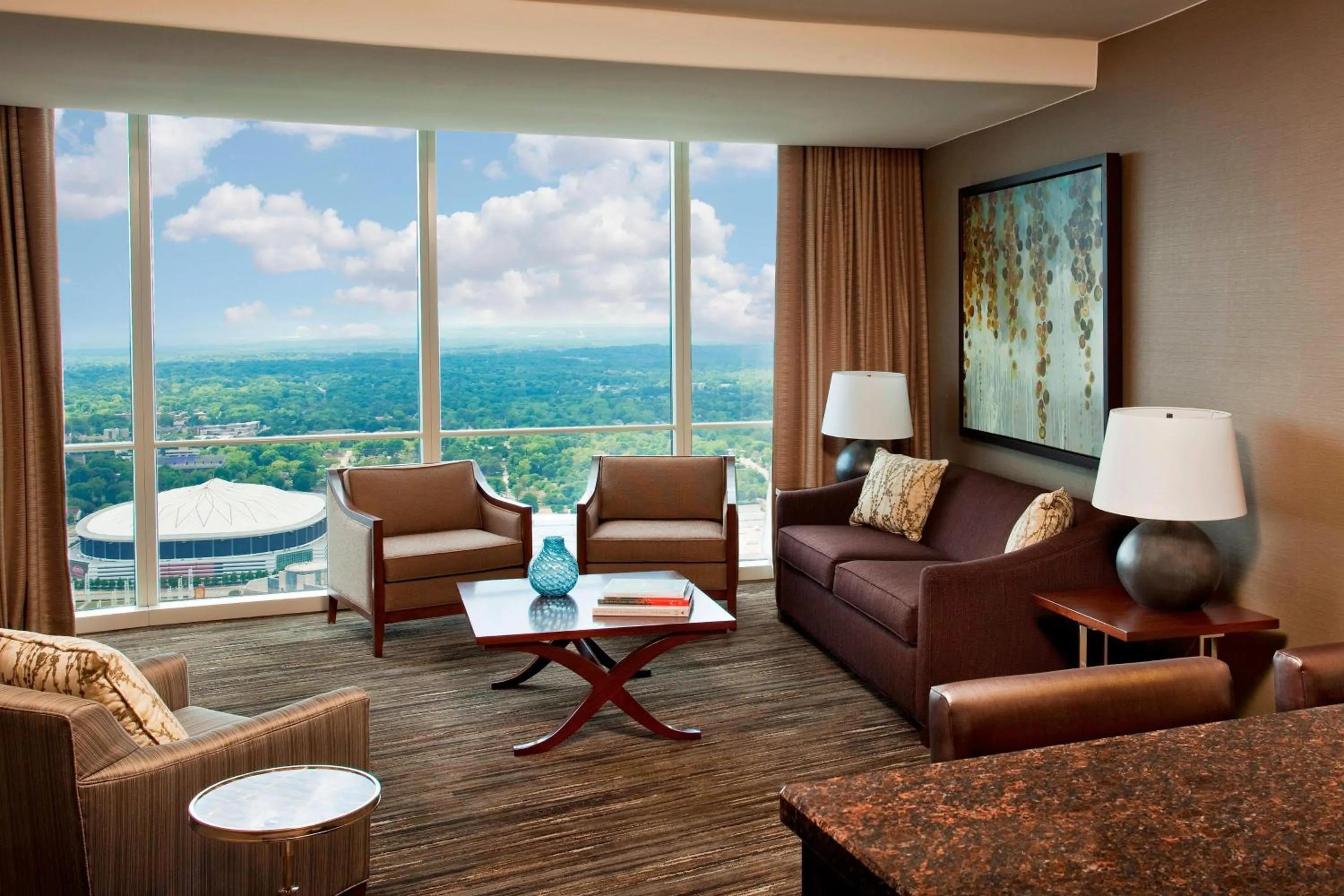 Living room in The Westin Peachtree Plaza, Atlanta