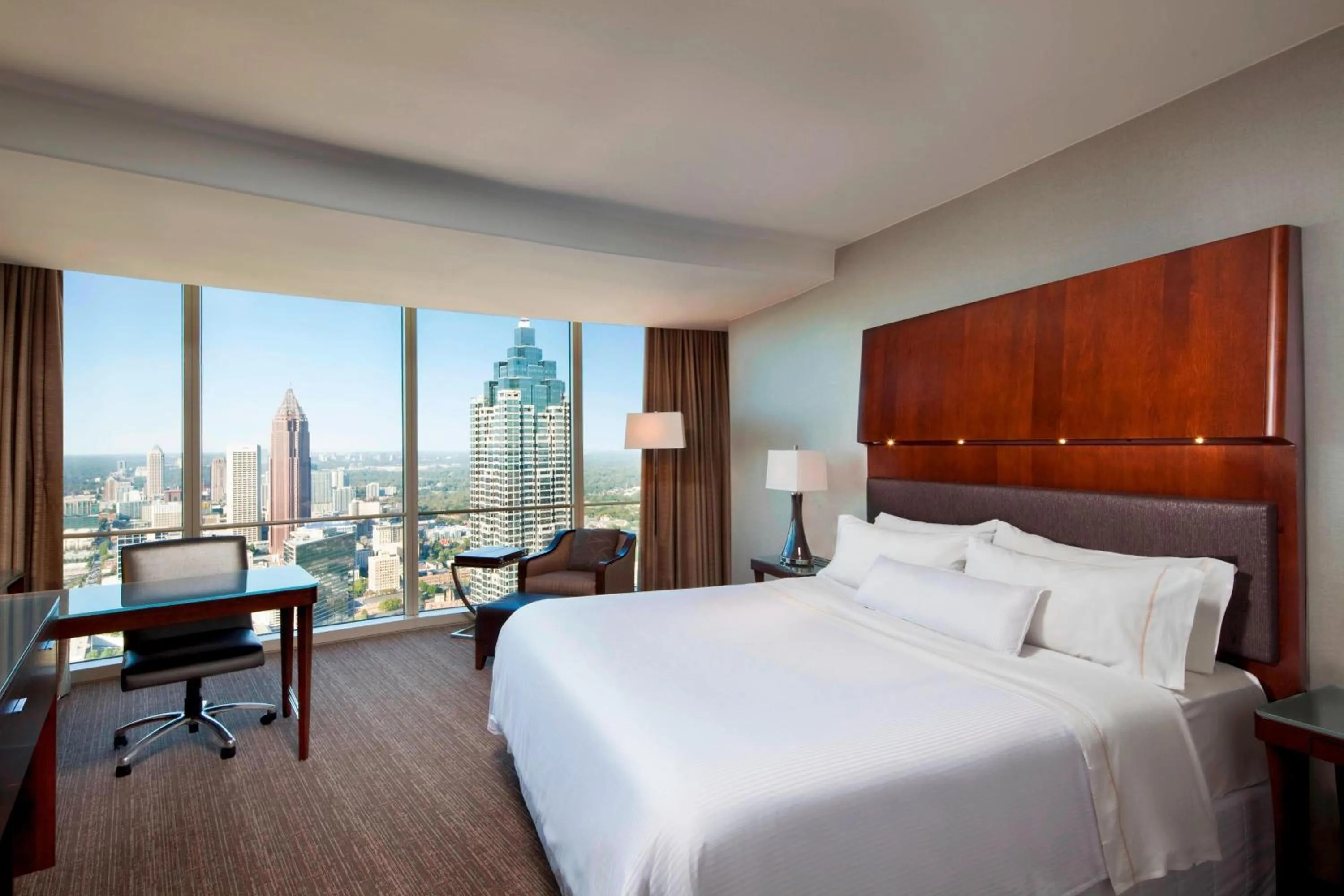 Photo of the whole room, Bed in The Westin Peachtree Plaza, Atlanta