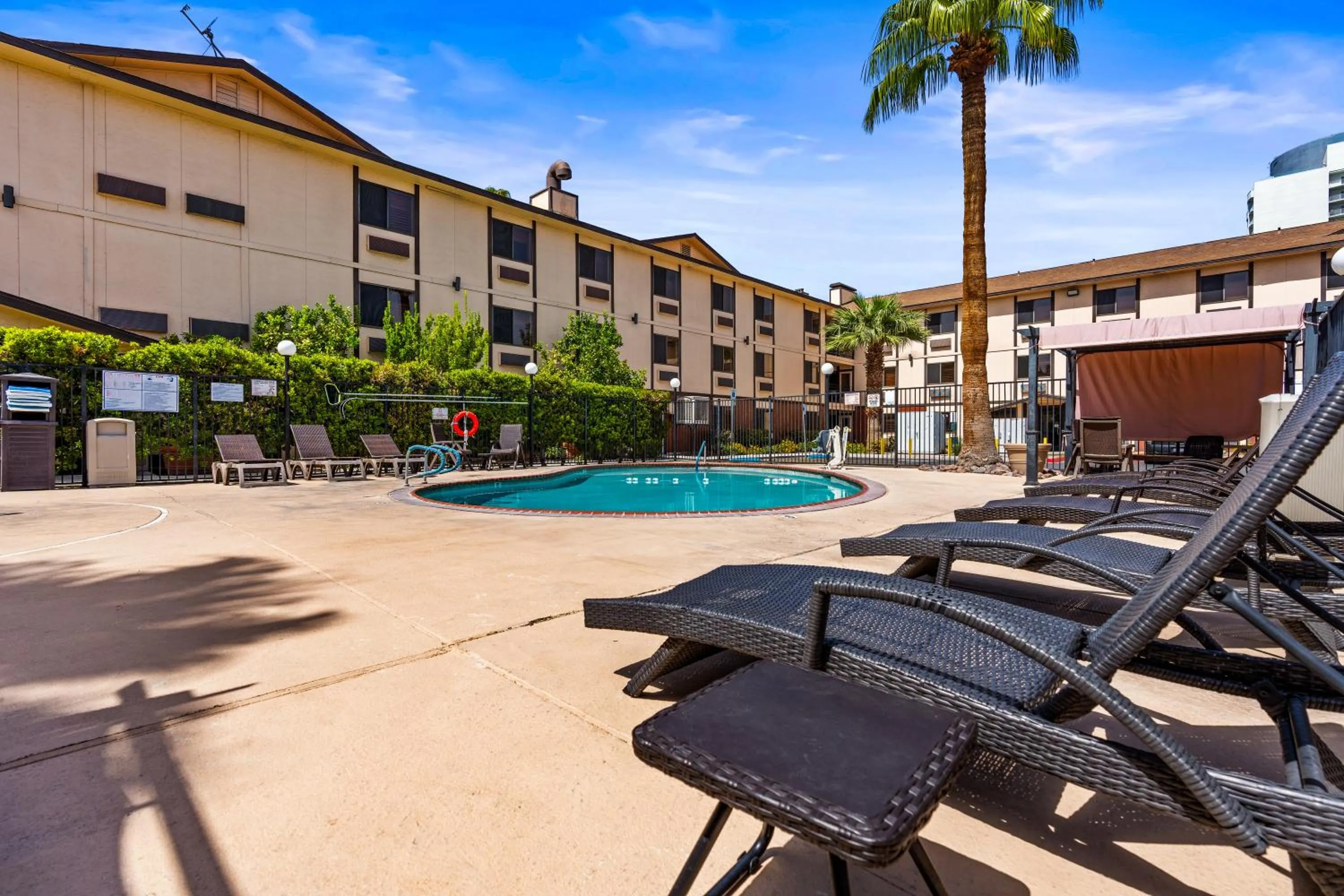 Swimming pool in Ellis Island Hotel Casino & Brewery