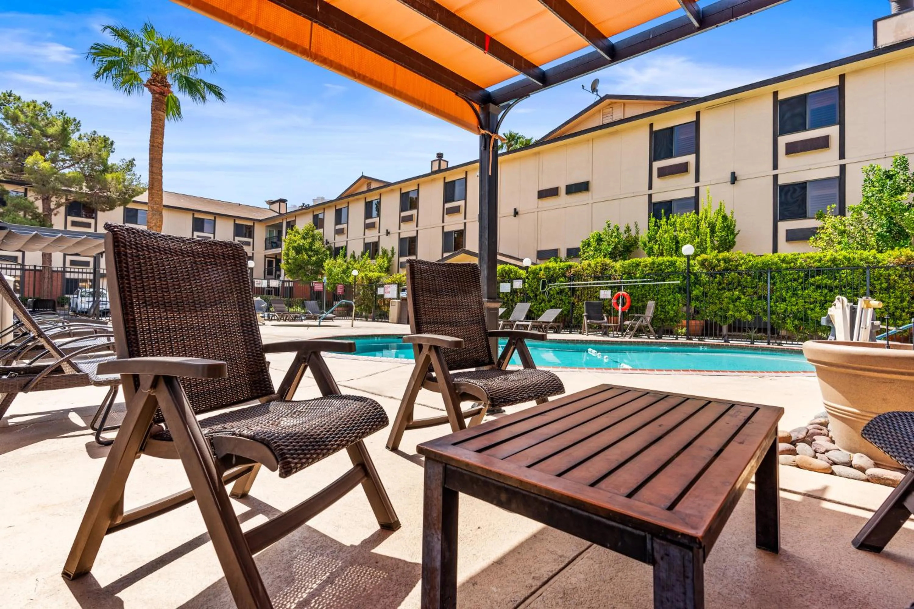 Swimming pool in Ellis Island Hotel Casino & Brewery