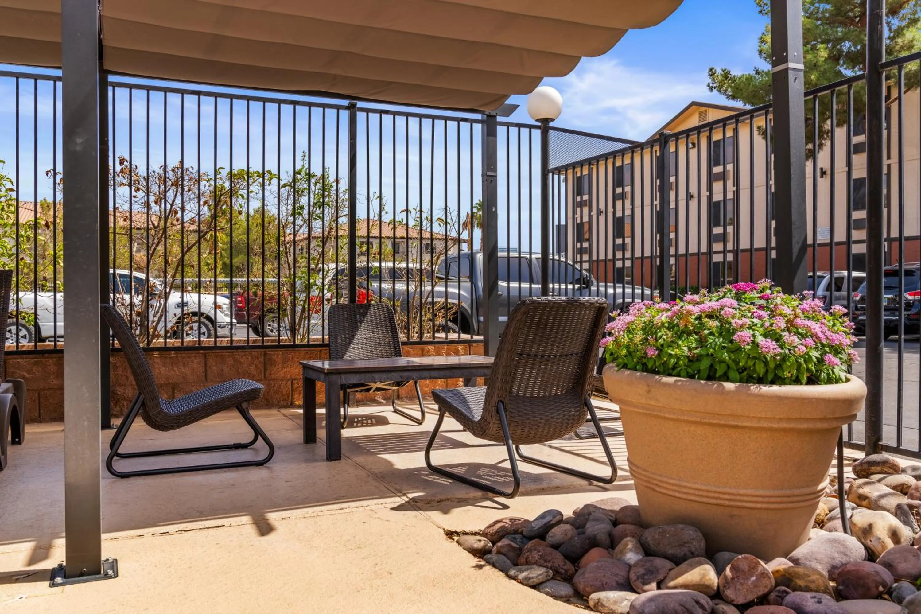 Swimming pool in Ellis Island Hotel Casino & Brewery