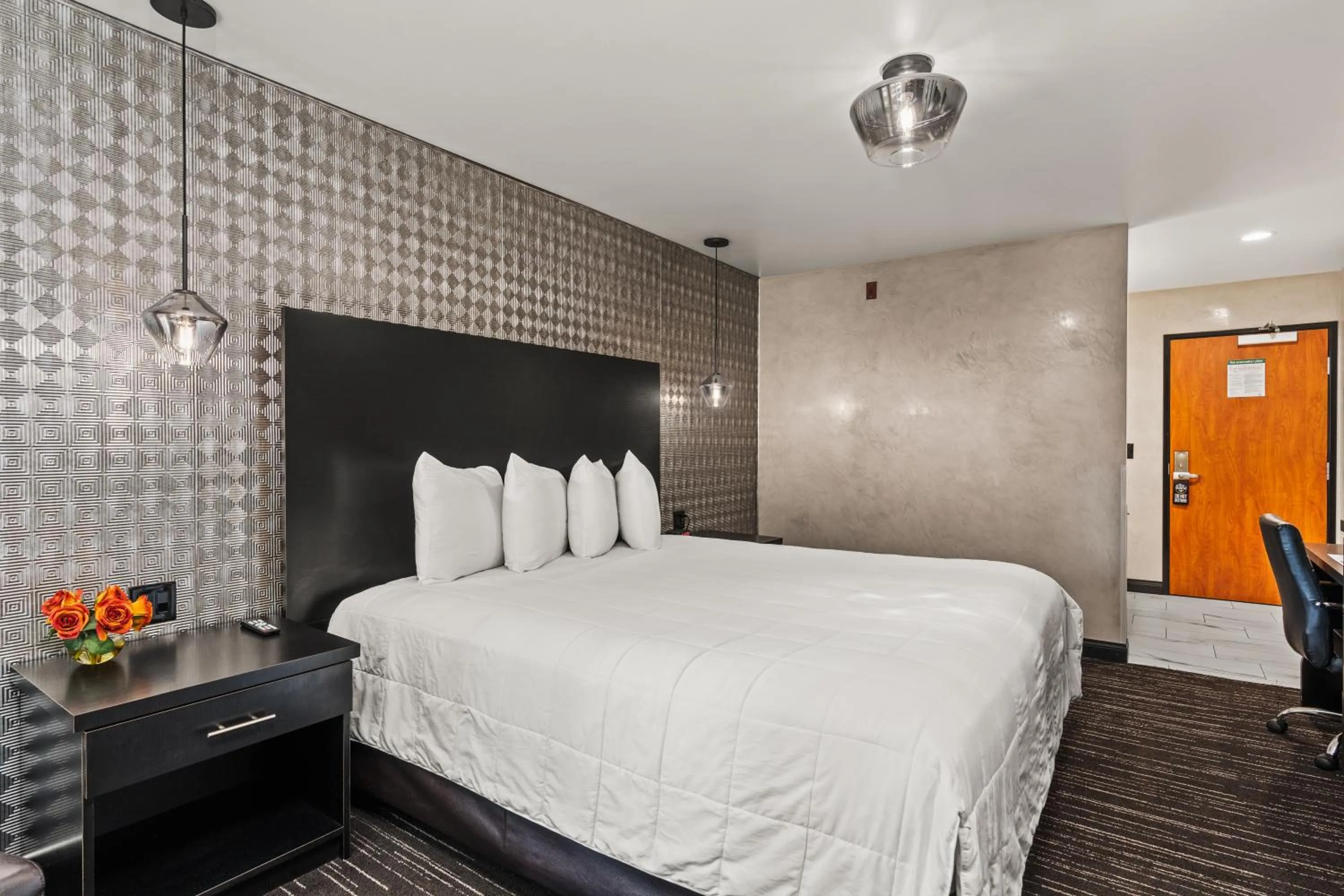 Bedroom, Bed in Ellis Island Hotel Casino & Brewery