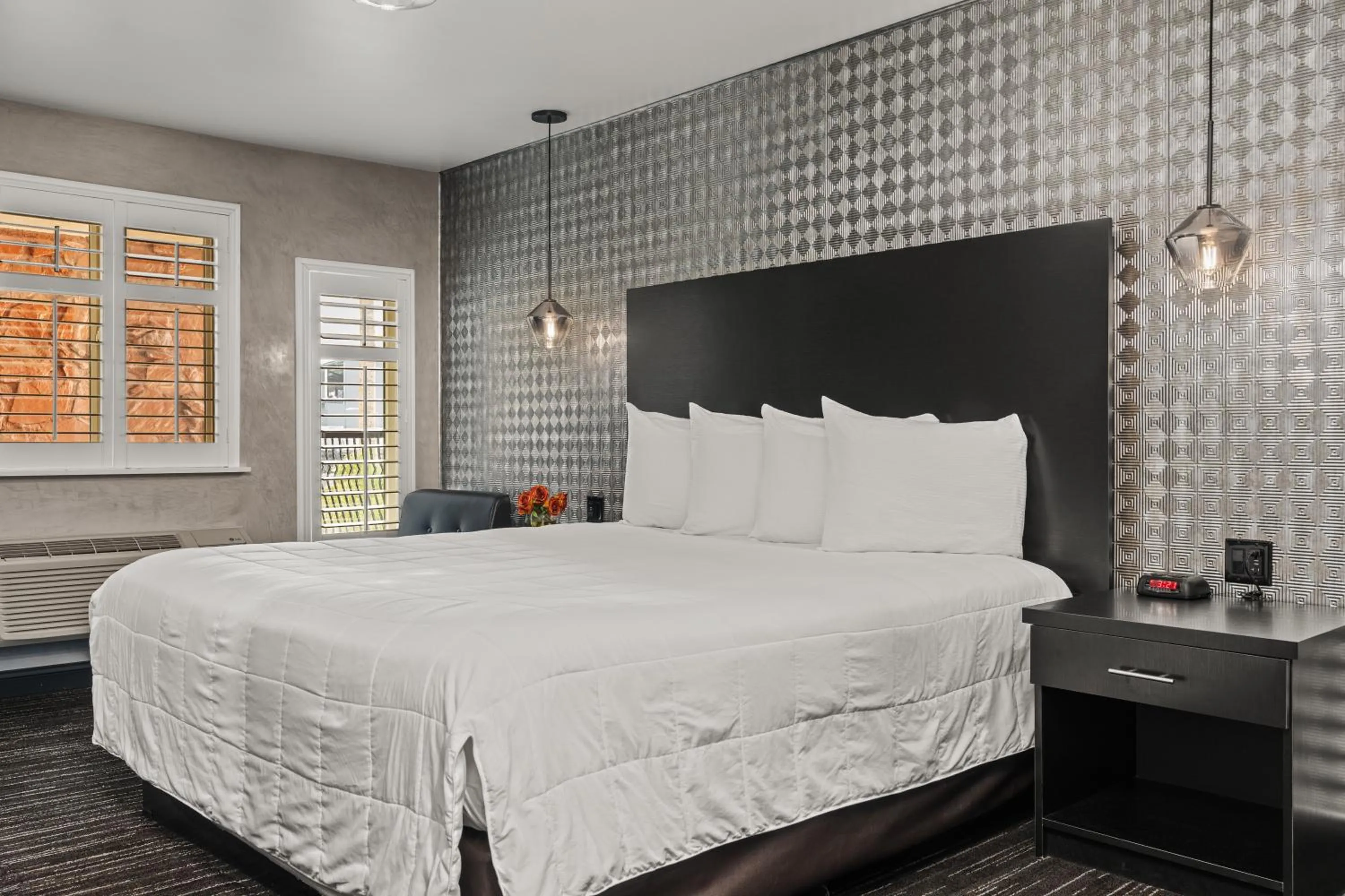 Bedroom, Bed in Ellis Island Hotel Casino & Brewery