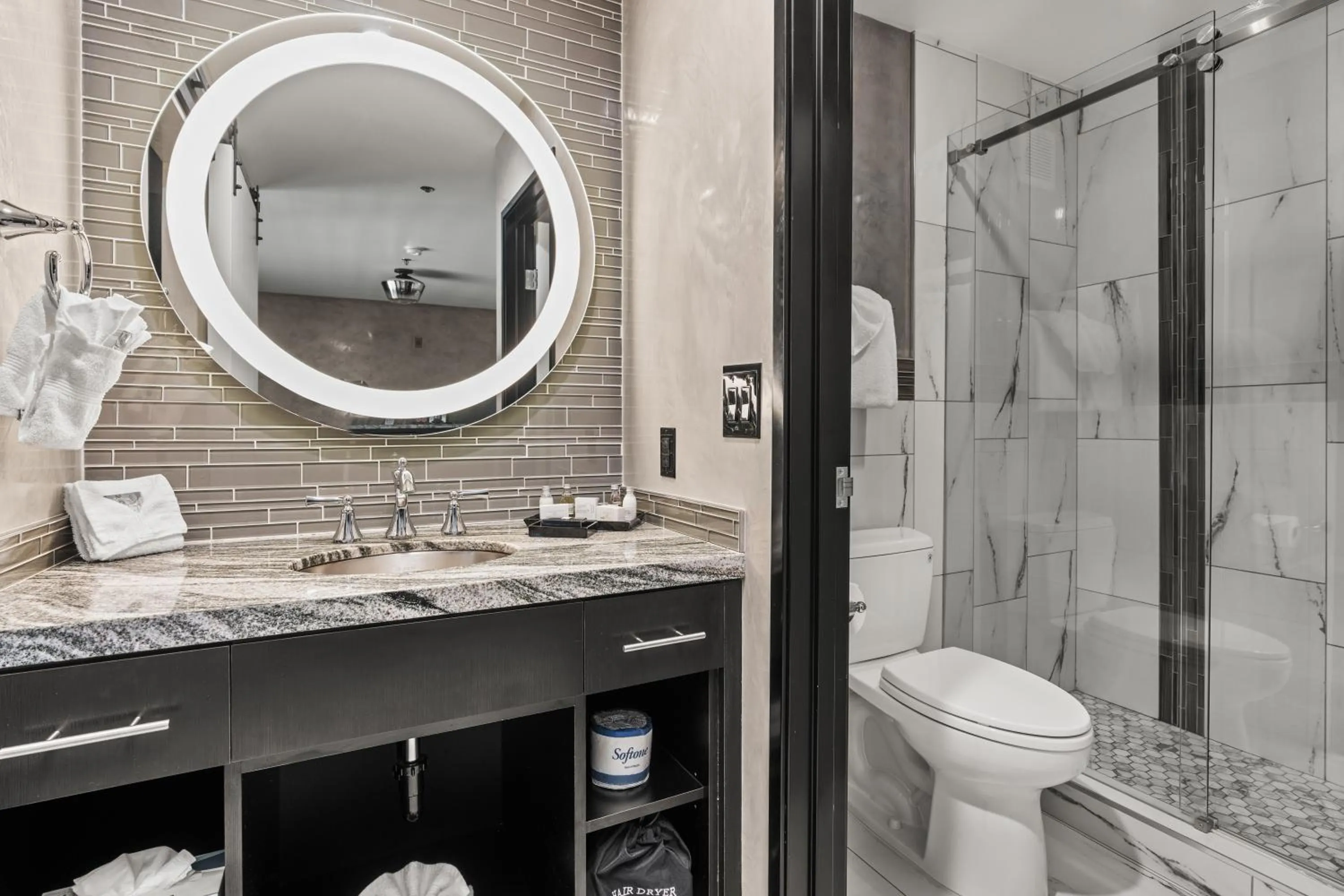 Bathroom in Ellis Island Hotel Casino & Brewery