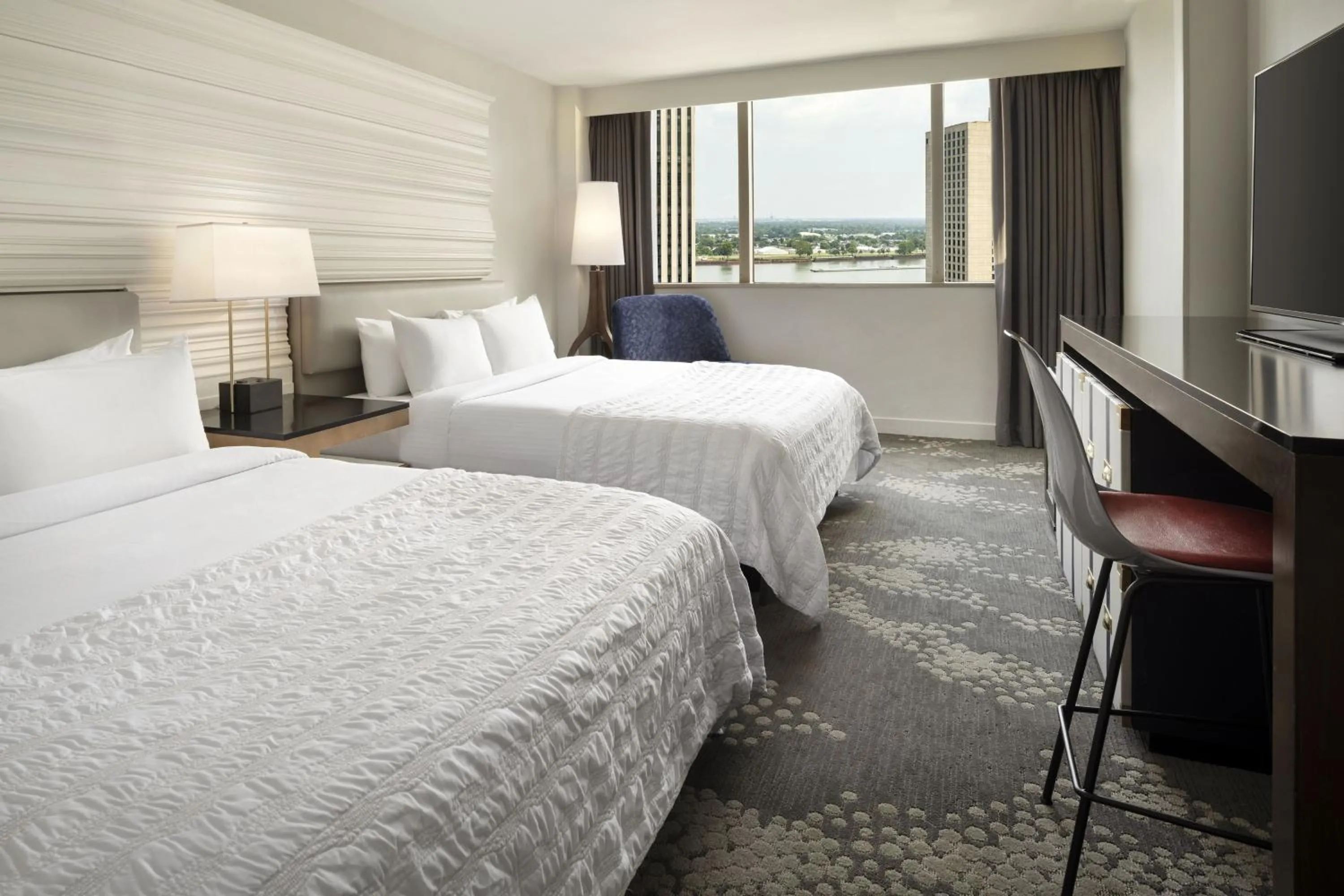 Photo of the whole room, Bed in Le Meridien New Orleans