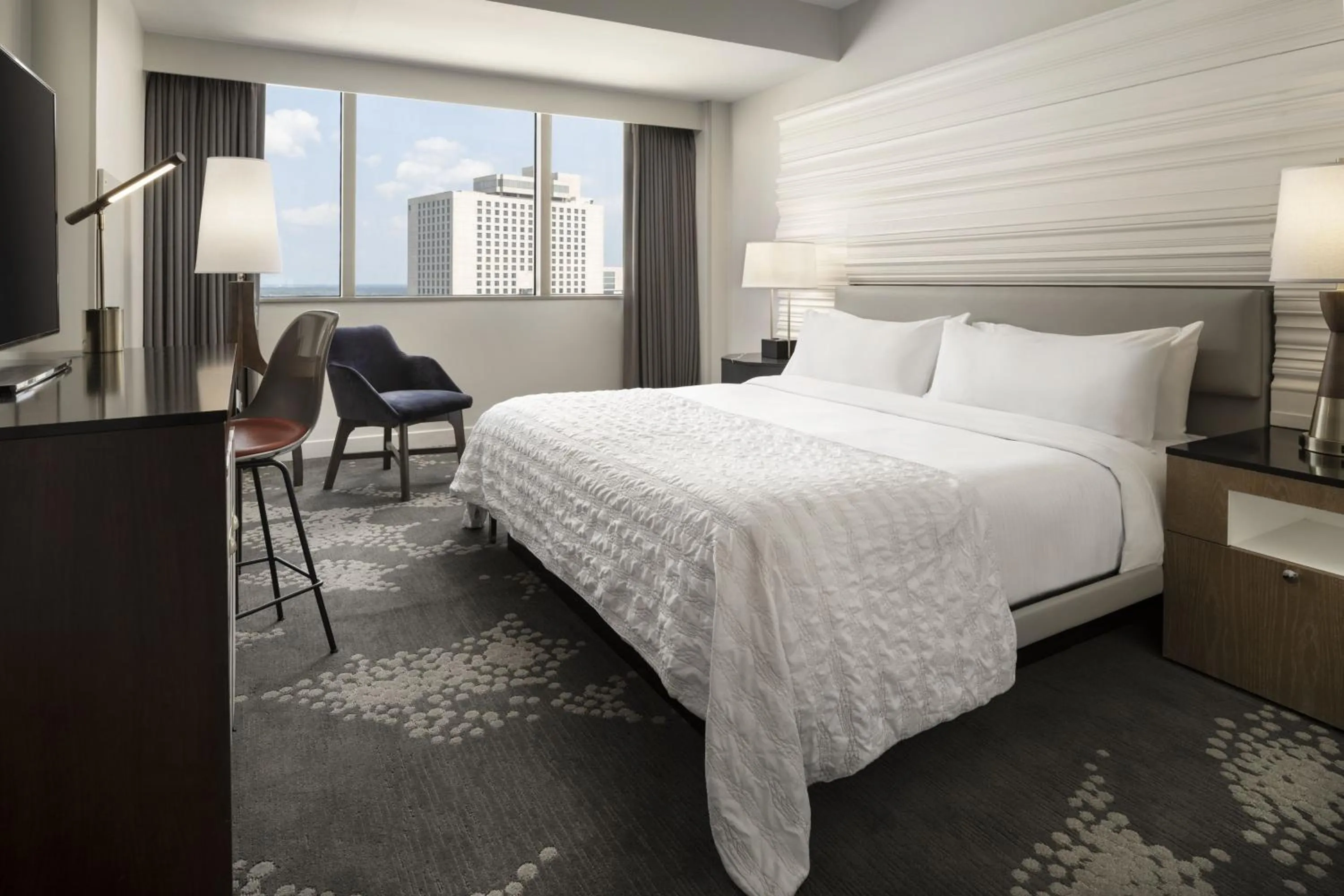 Bedroom, Bed in Le Meridien New Orleans