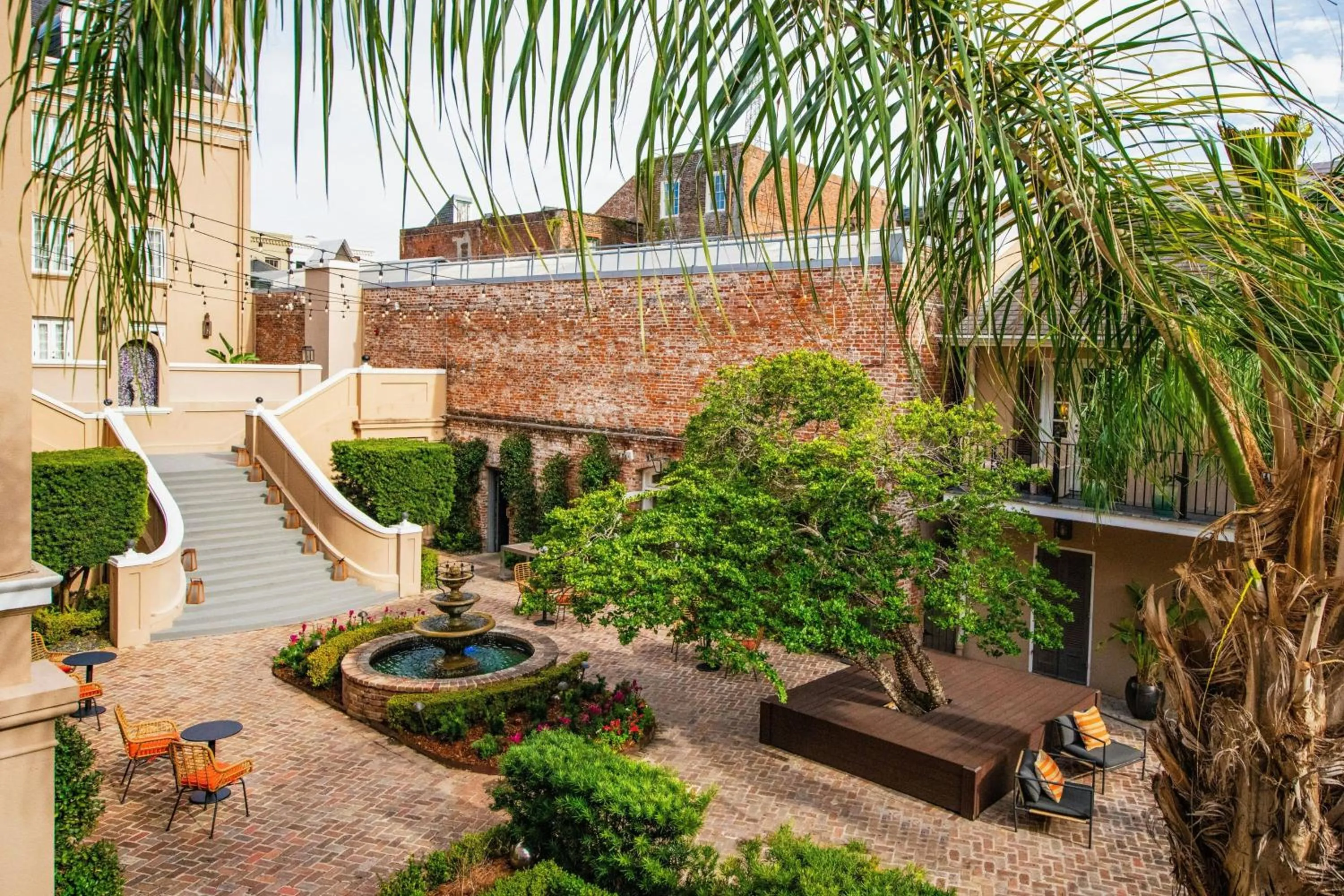 Photo of the whole room in Hotel de la Poste - French Quarter, A Renaissance Hotel