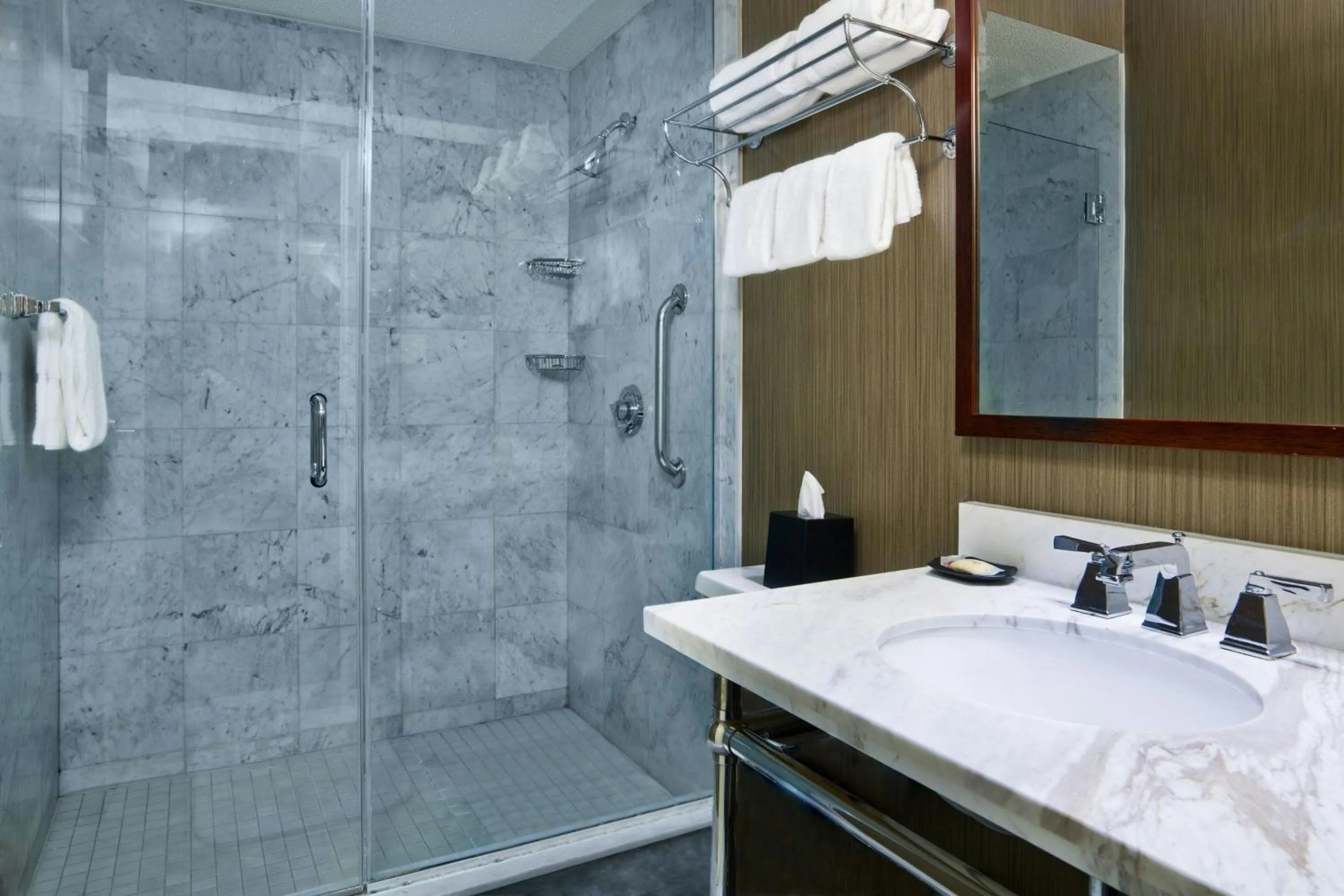 Bathroom in Sheraton Philadelphia University City Hotel