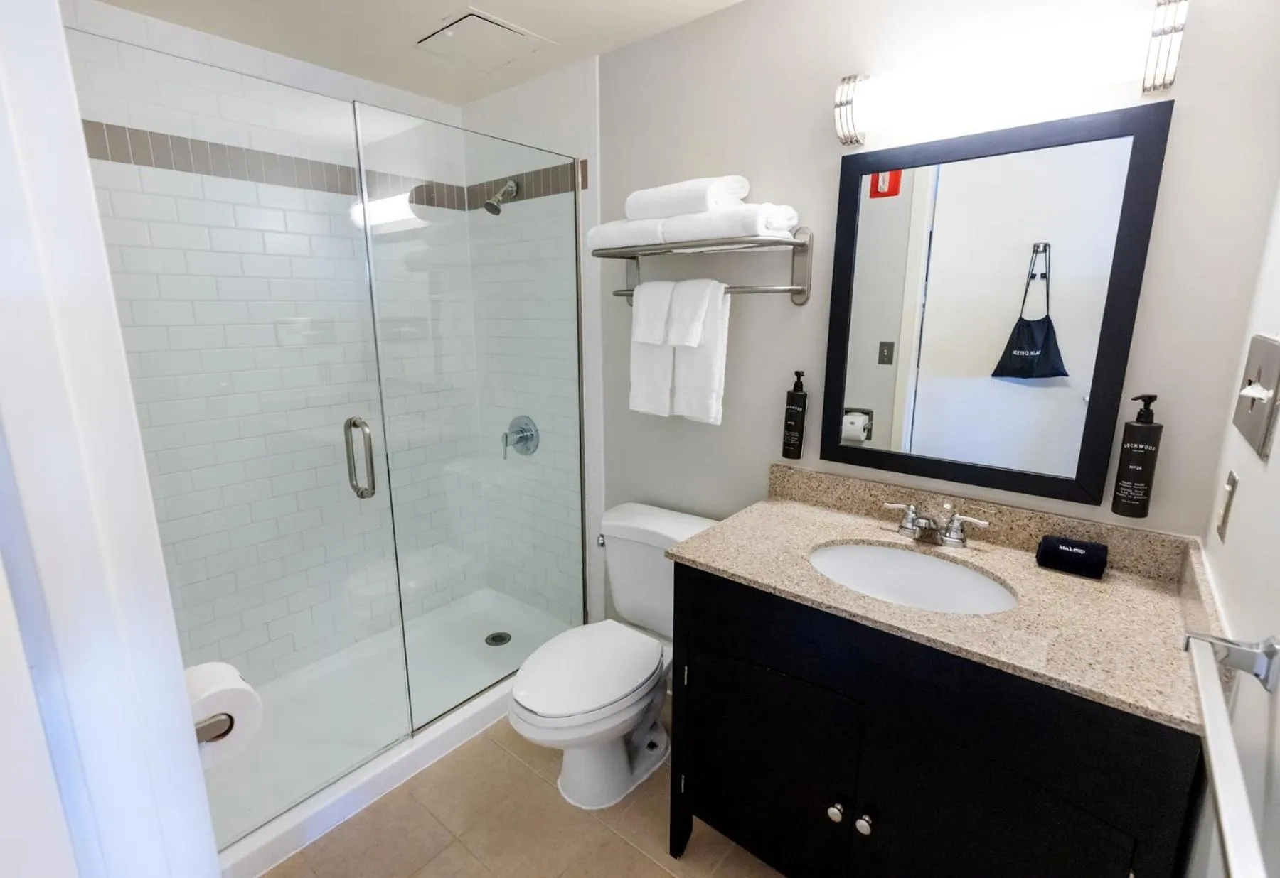 Shower in Kellogg Conference Hotel Capitol Hill at Gallaudet University