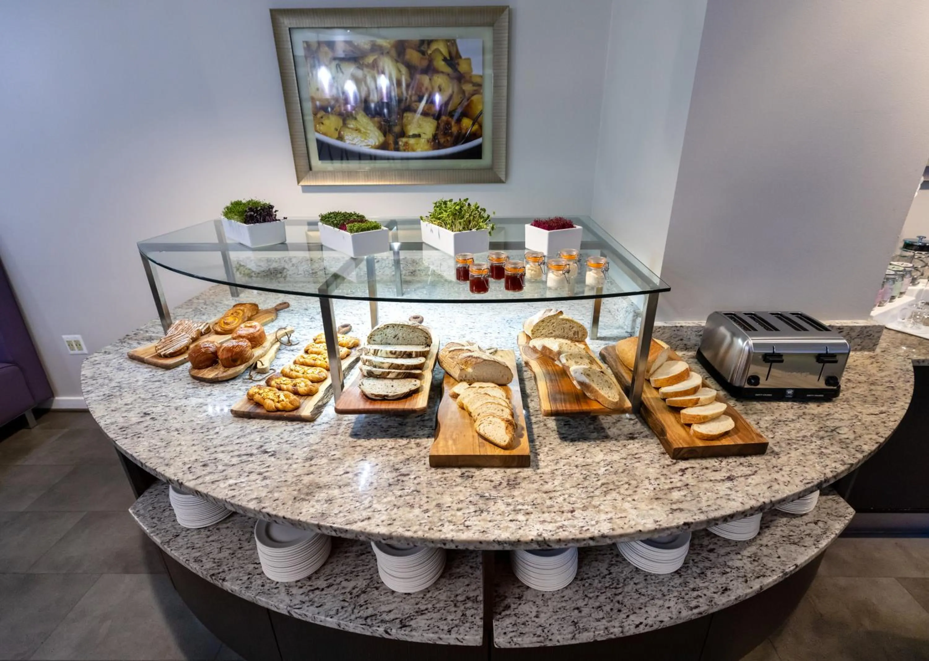 Buffet breakfast in Kellogg Conference Hotel Capitol Hill at Gallaudet University