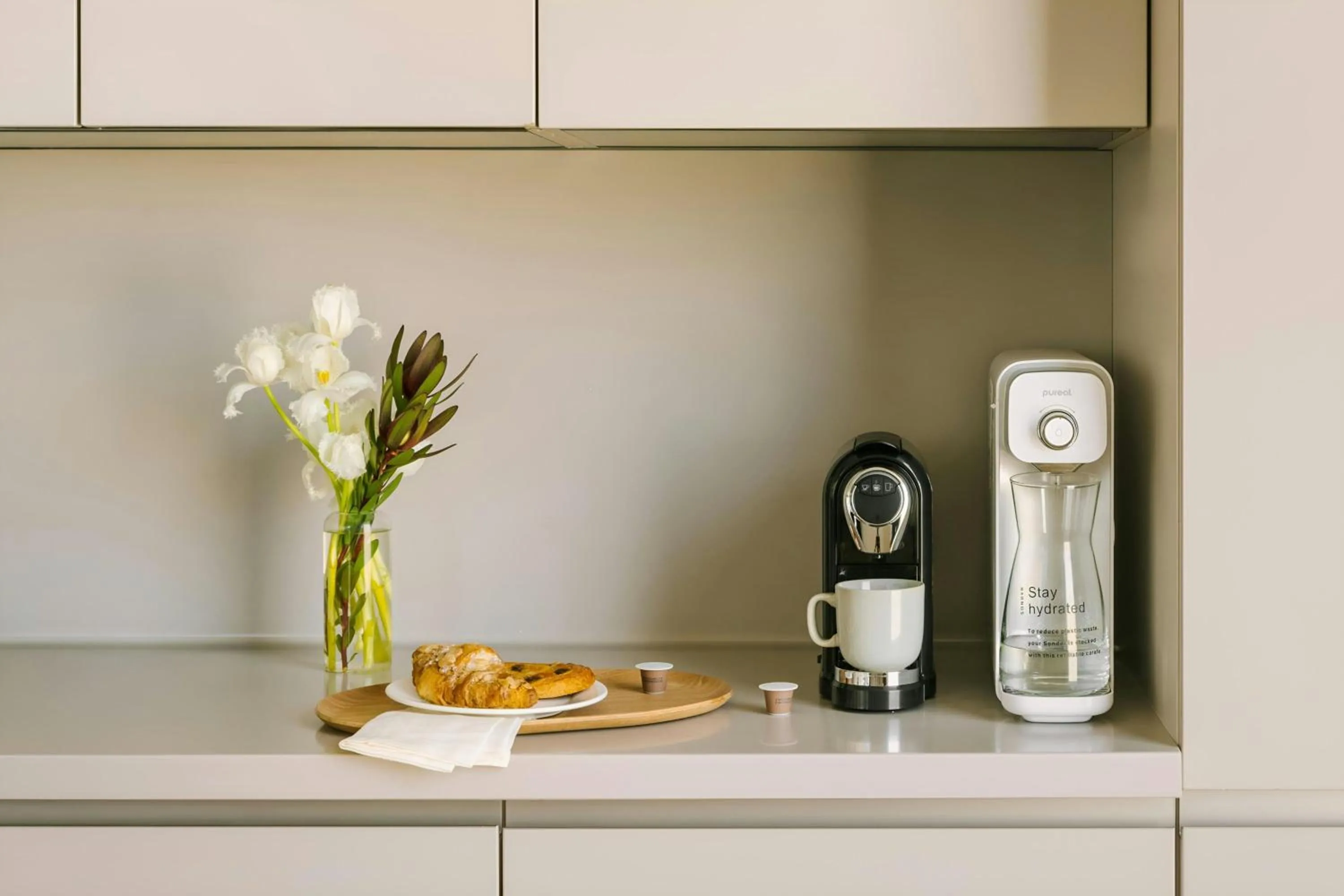 Kitchen or kitchenette in Sonder by Marriott Bonvoy JBR The Walk Apartments