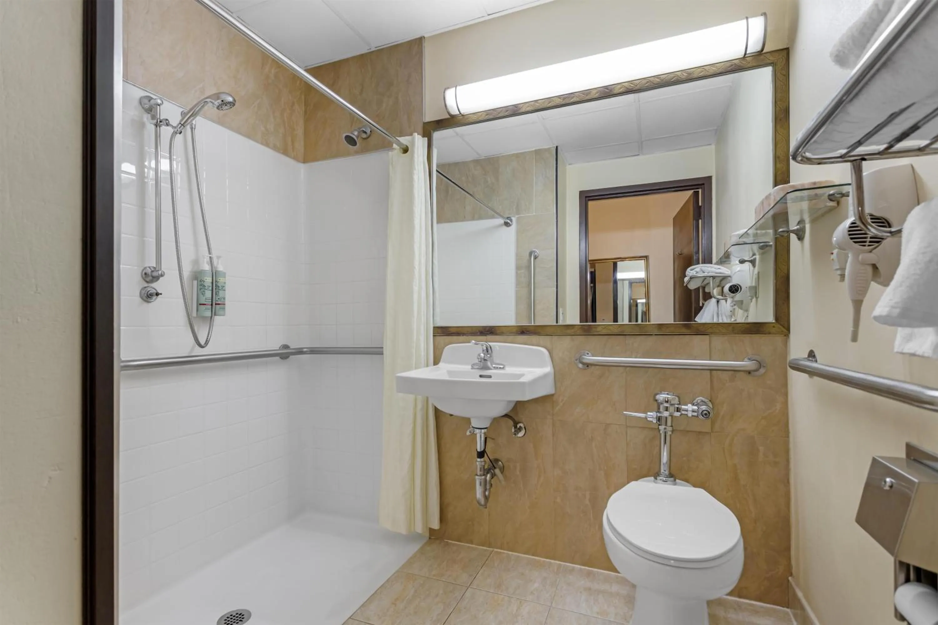 Bathroom in Best Western Jamaica Inn