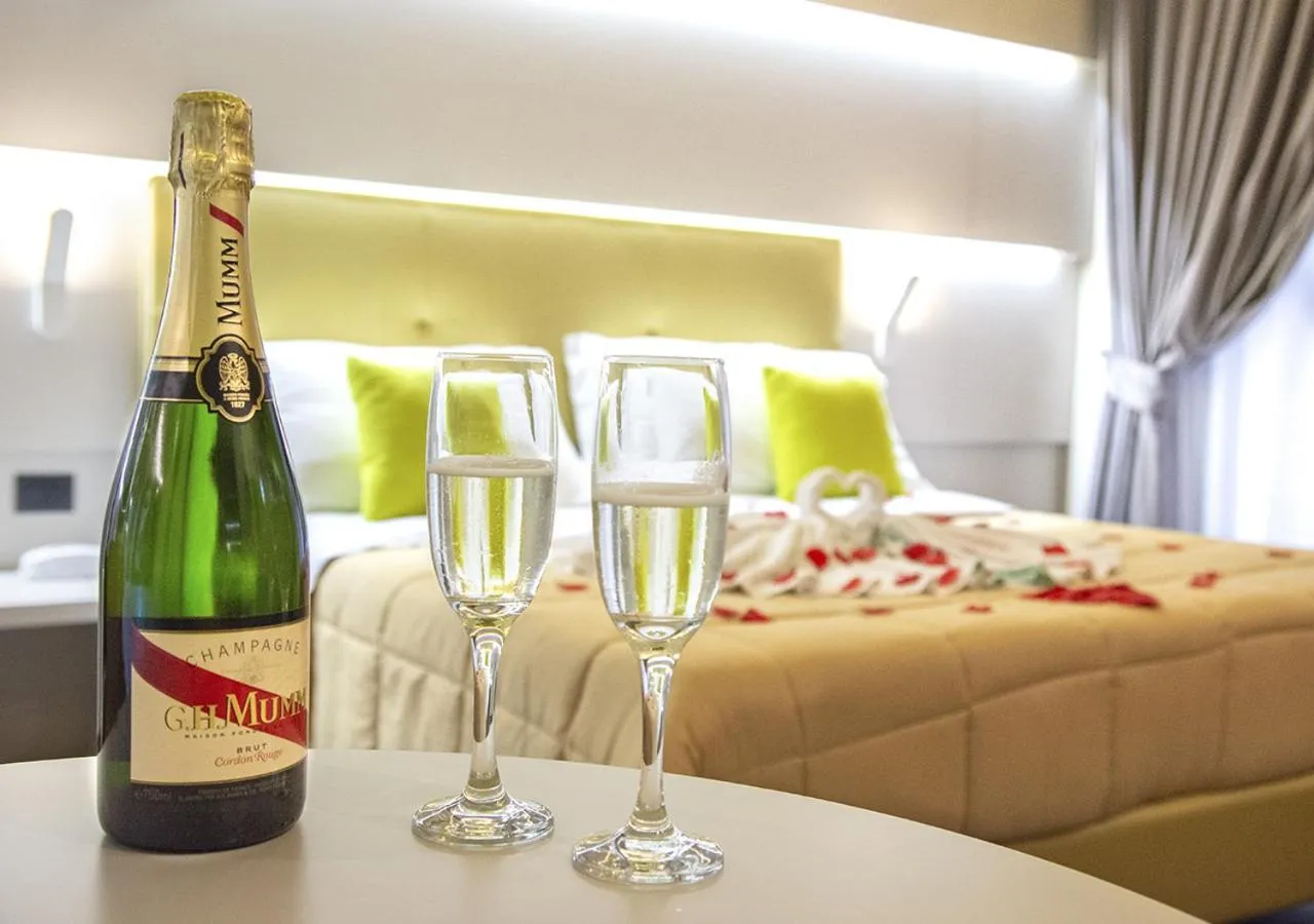 Hot Tub in Hotel Miramare