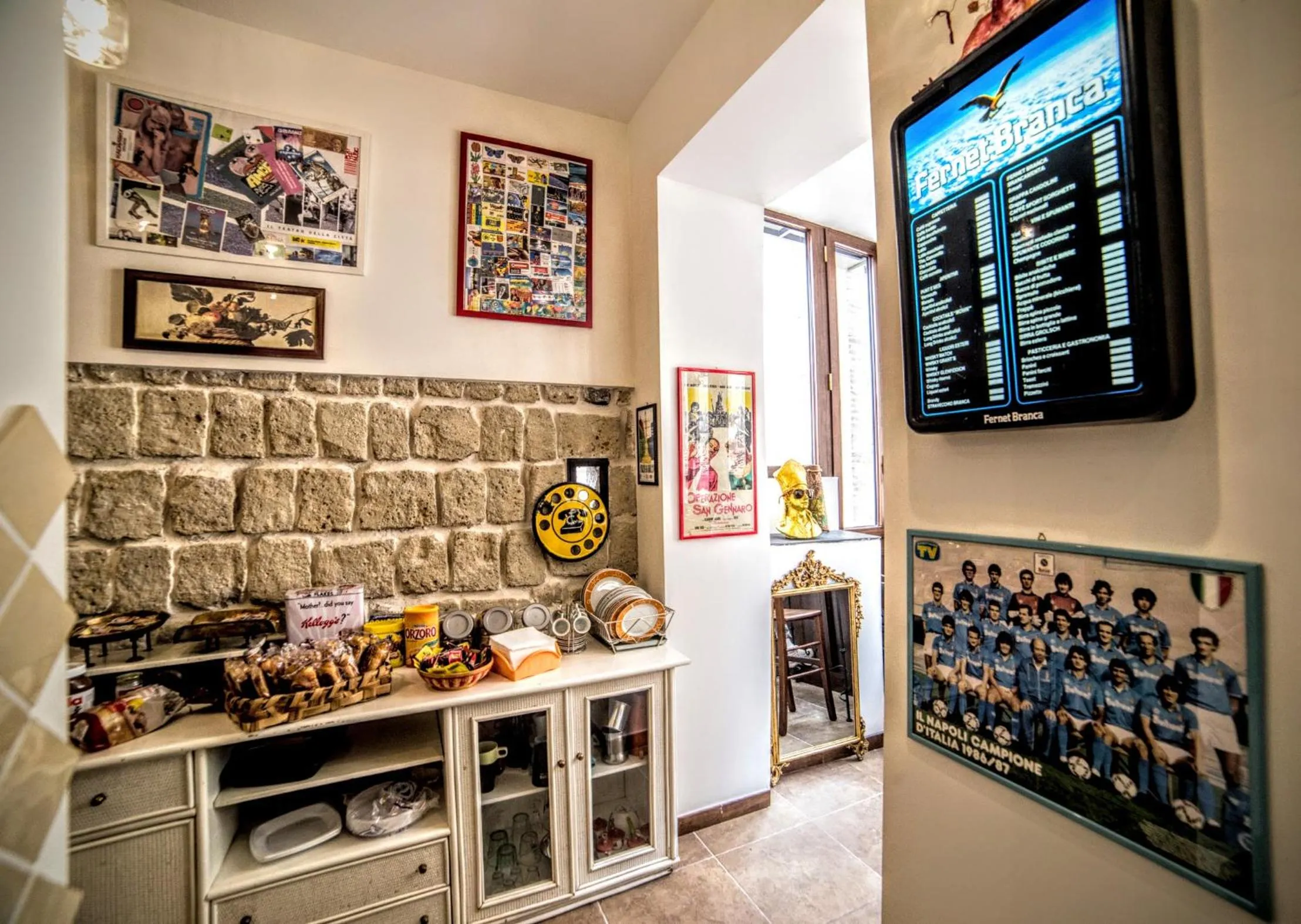 Communal kitchen in San Gennaro B&B