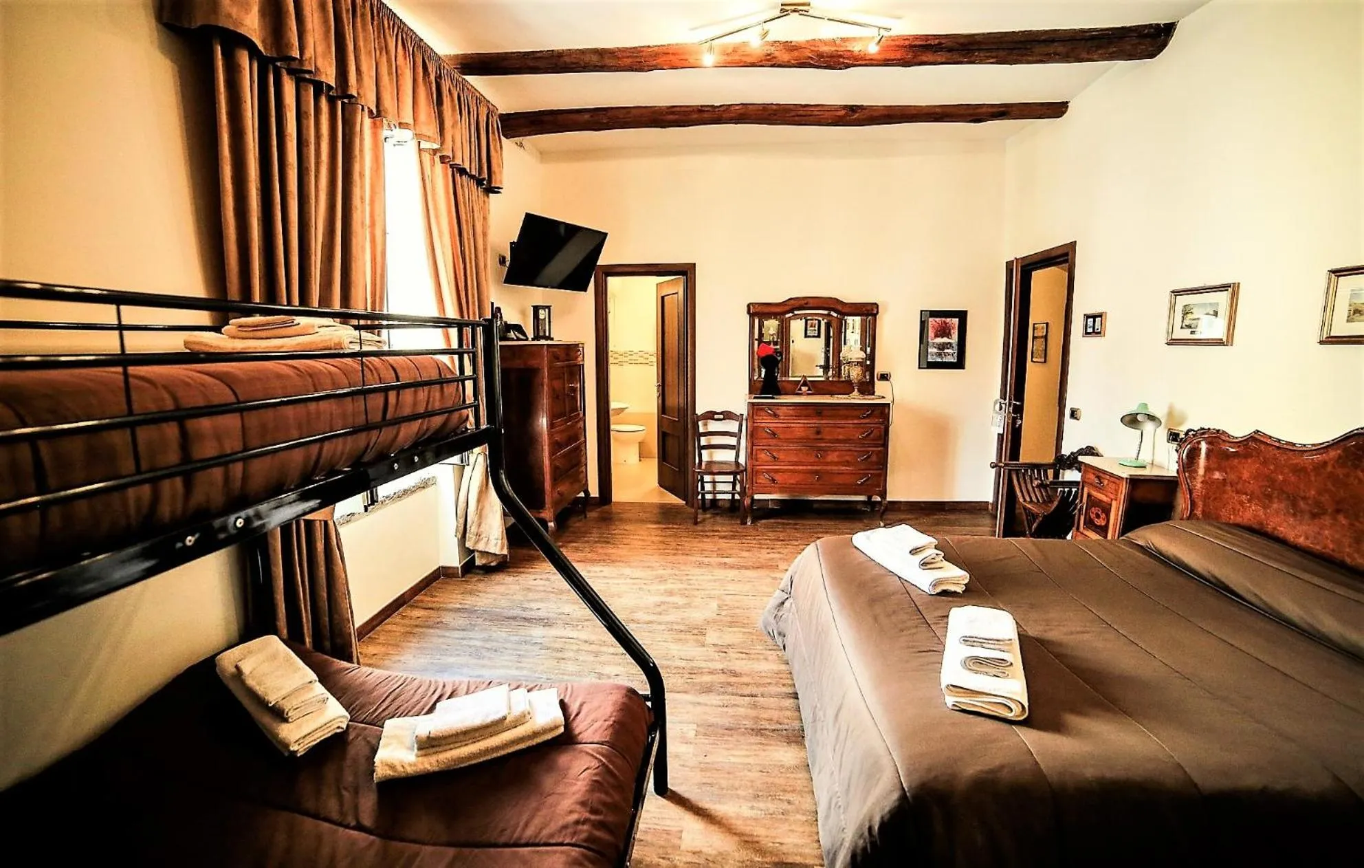 Bed in San Gennaro B&B