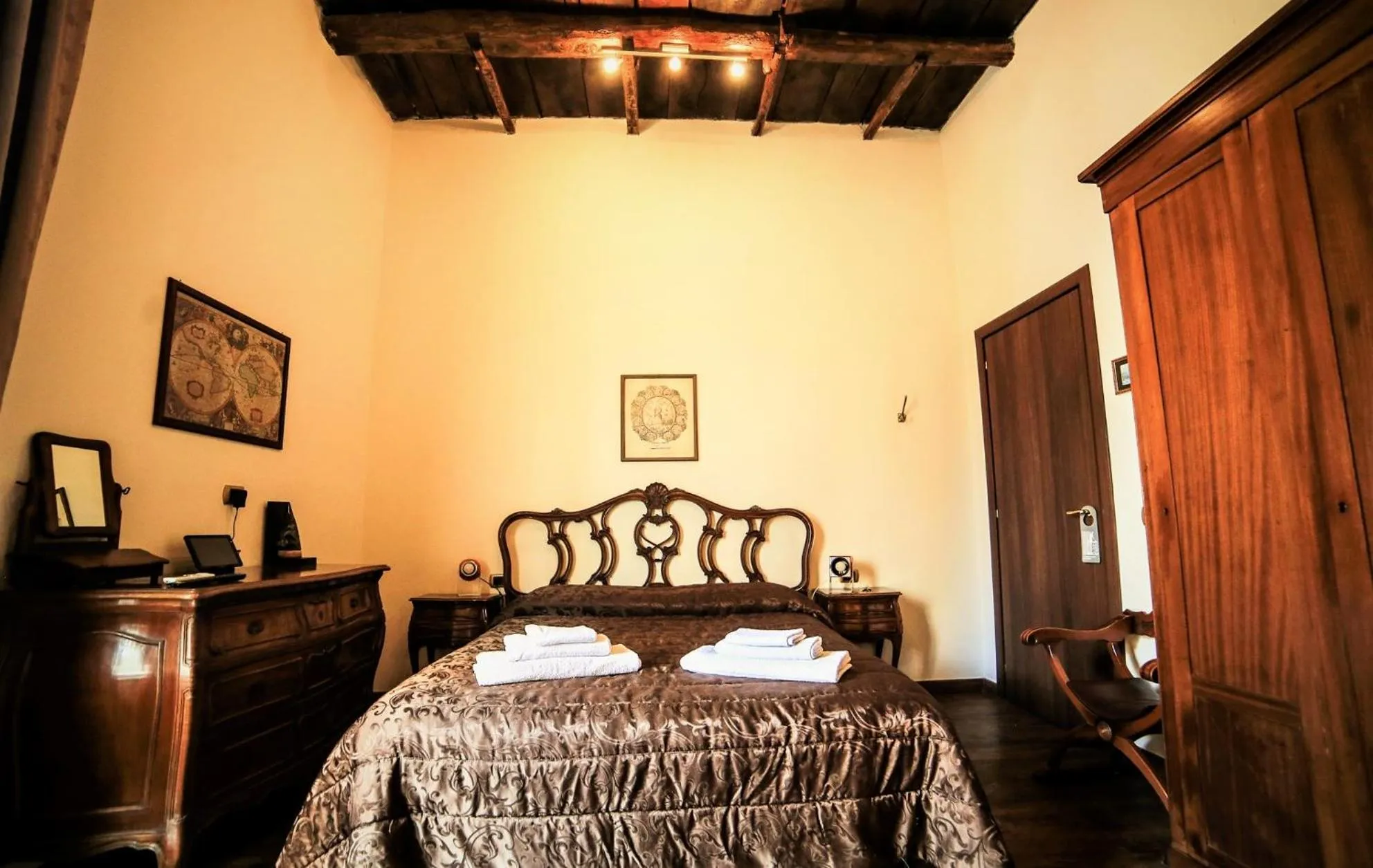 Bed in San Gennaro B&B
