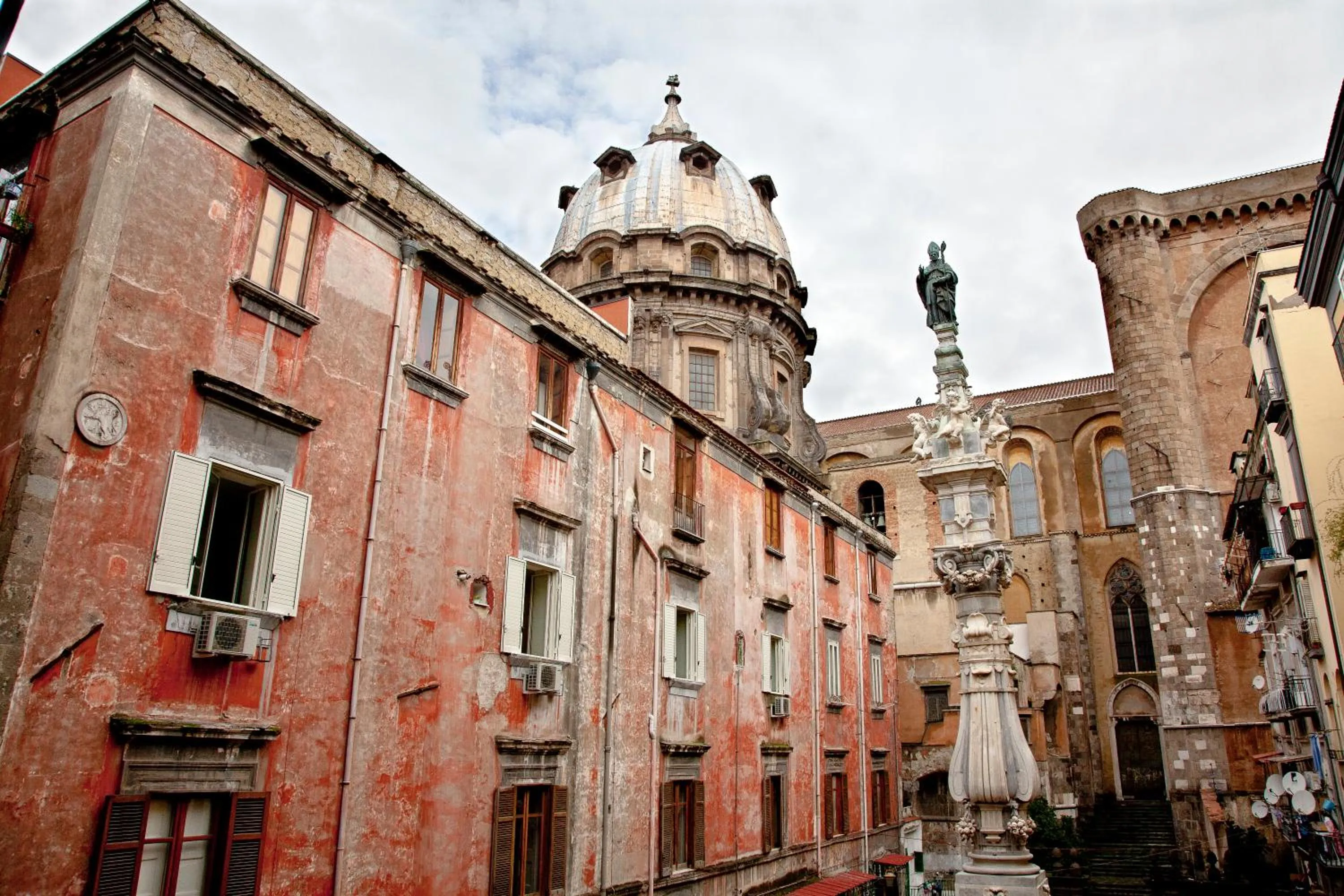 Facade/entrance in San Gennaro B&B