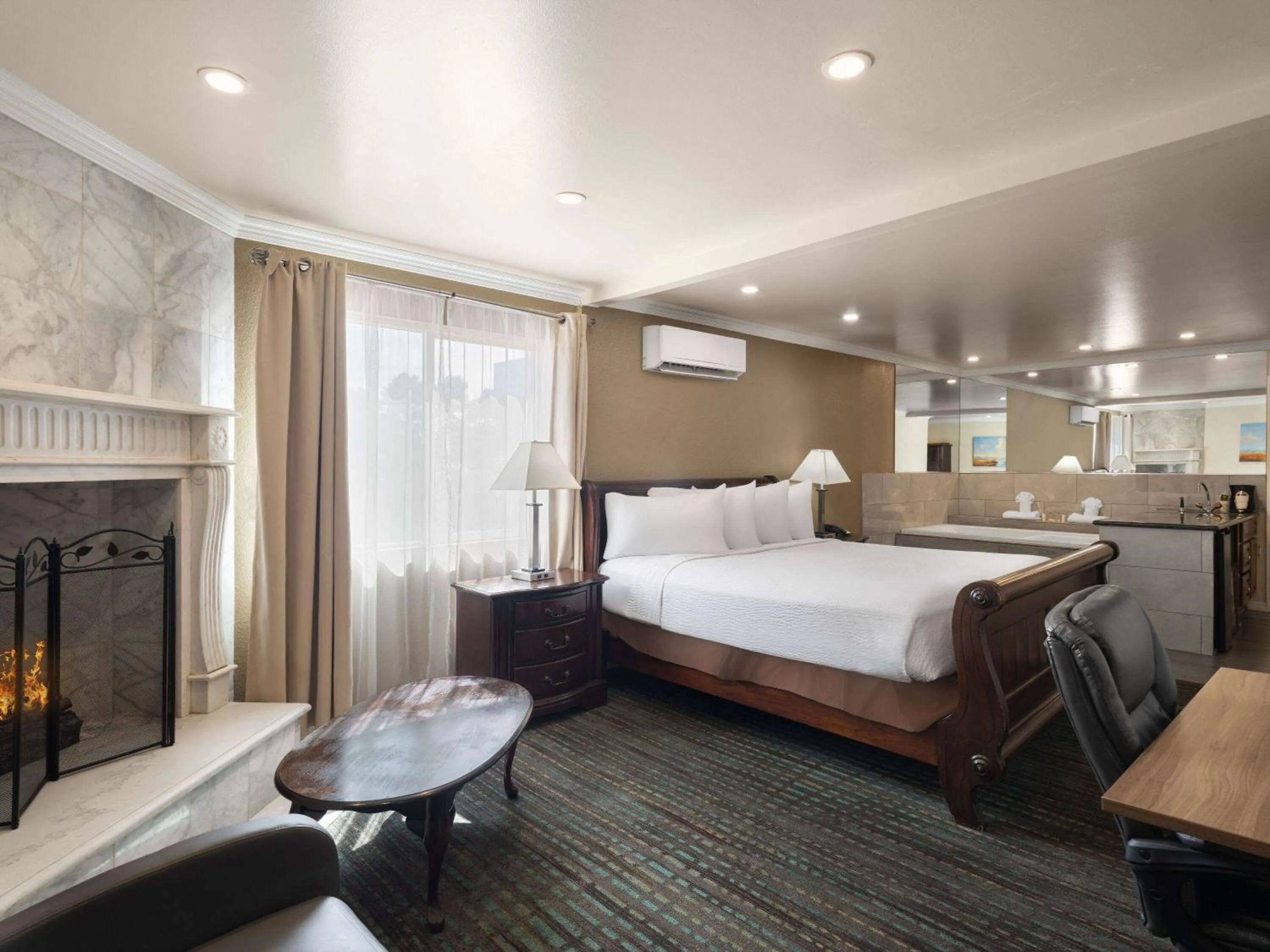 Hot Tub, Bed in Days Inn by Wyndham Las Vegas Airport Near the Strip