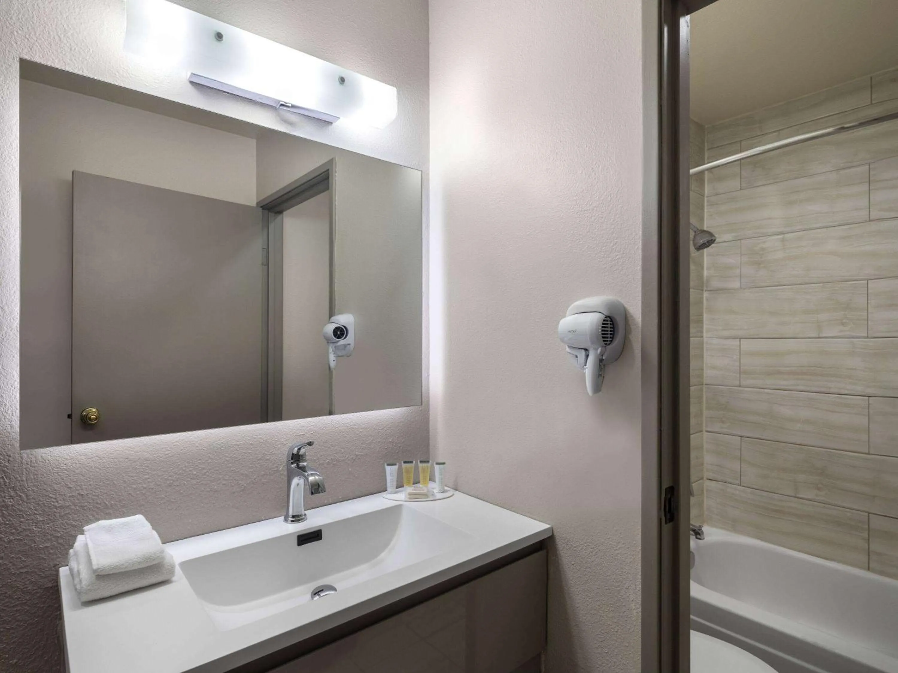 TV and multimedia in Days Inn by Wyndham Las Vegas Airport Near the Strip