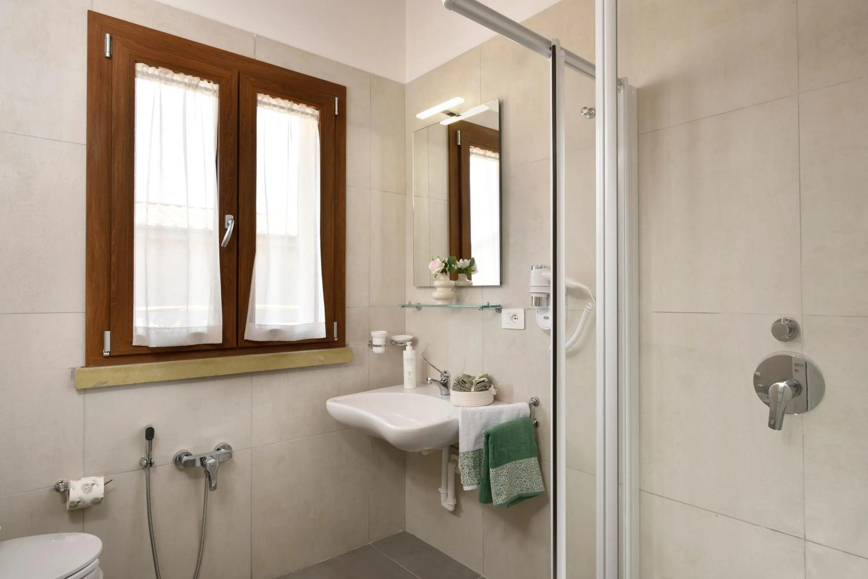 Shower in Borgo Verde