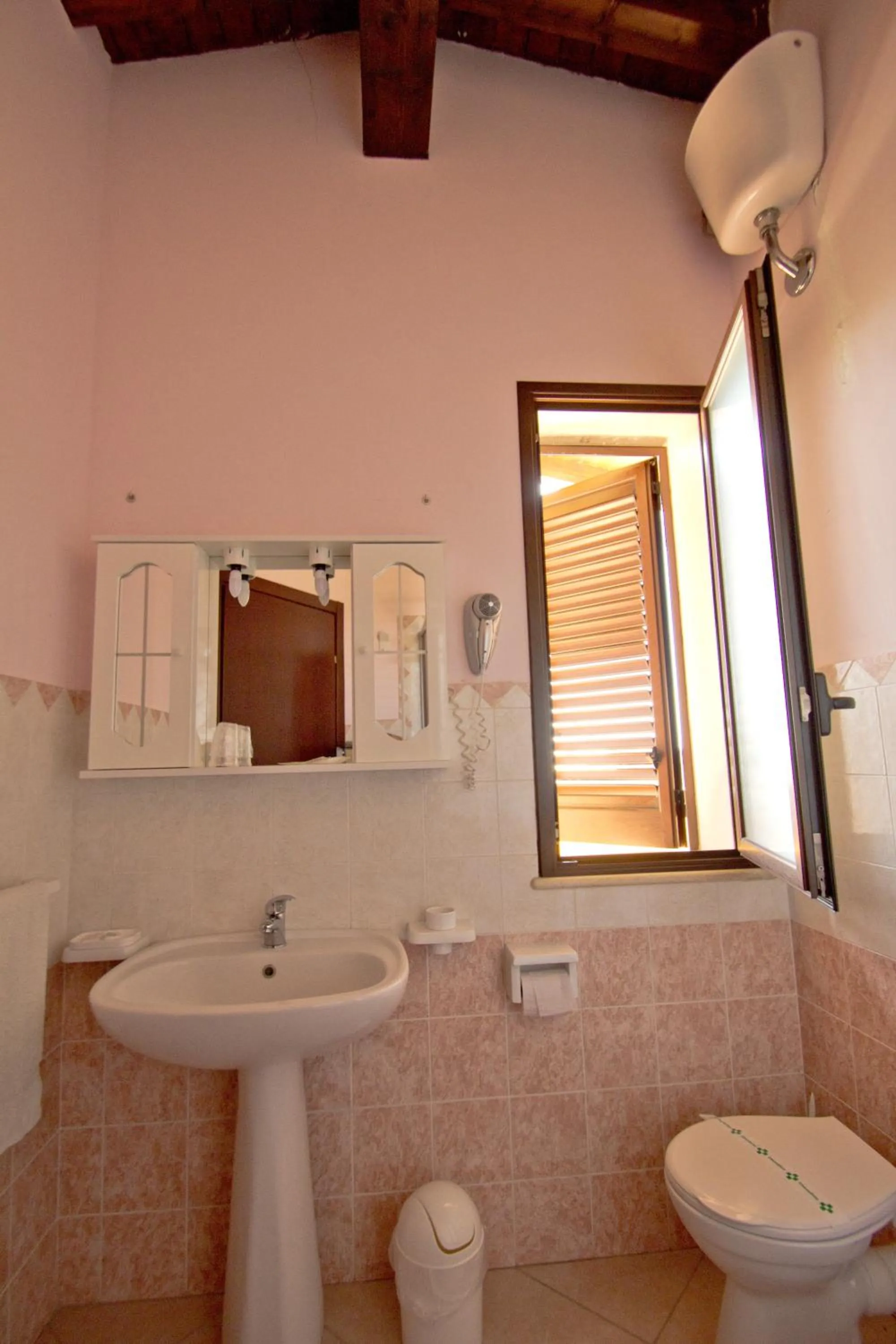 Bathroom in Villa Jolanda & Carmelo