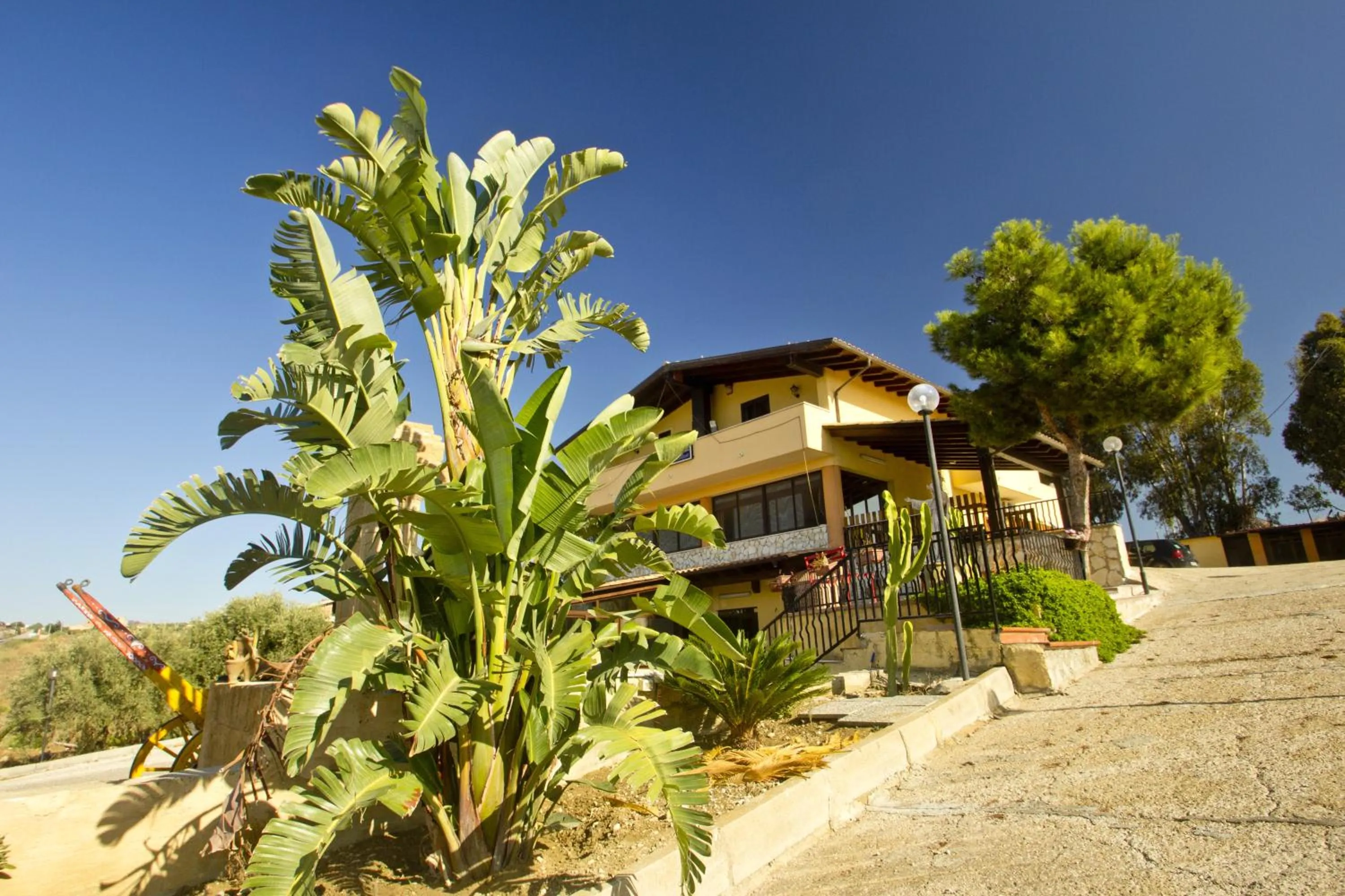 Facade/entrance in Villa Jolanda & Carmelo
