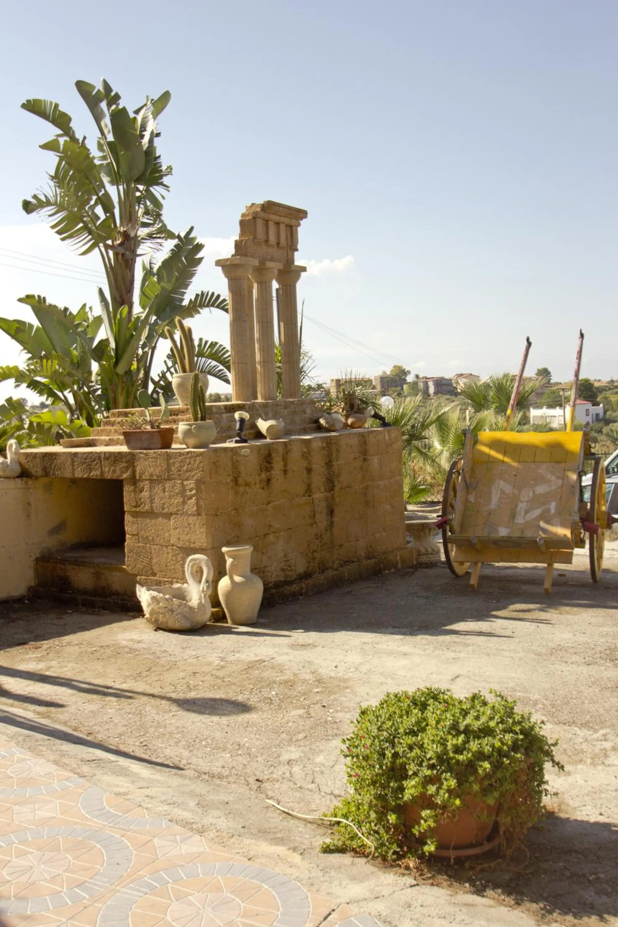 Property building in Villa Jolanda & Carmelo