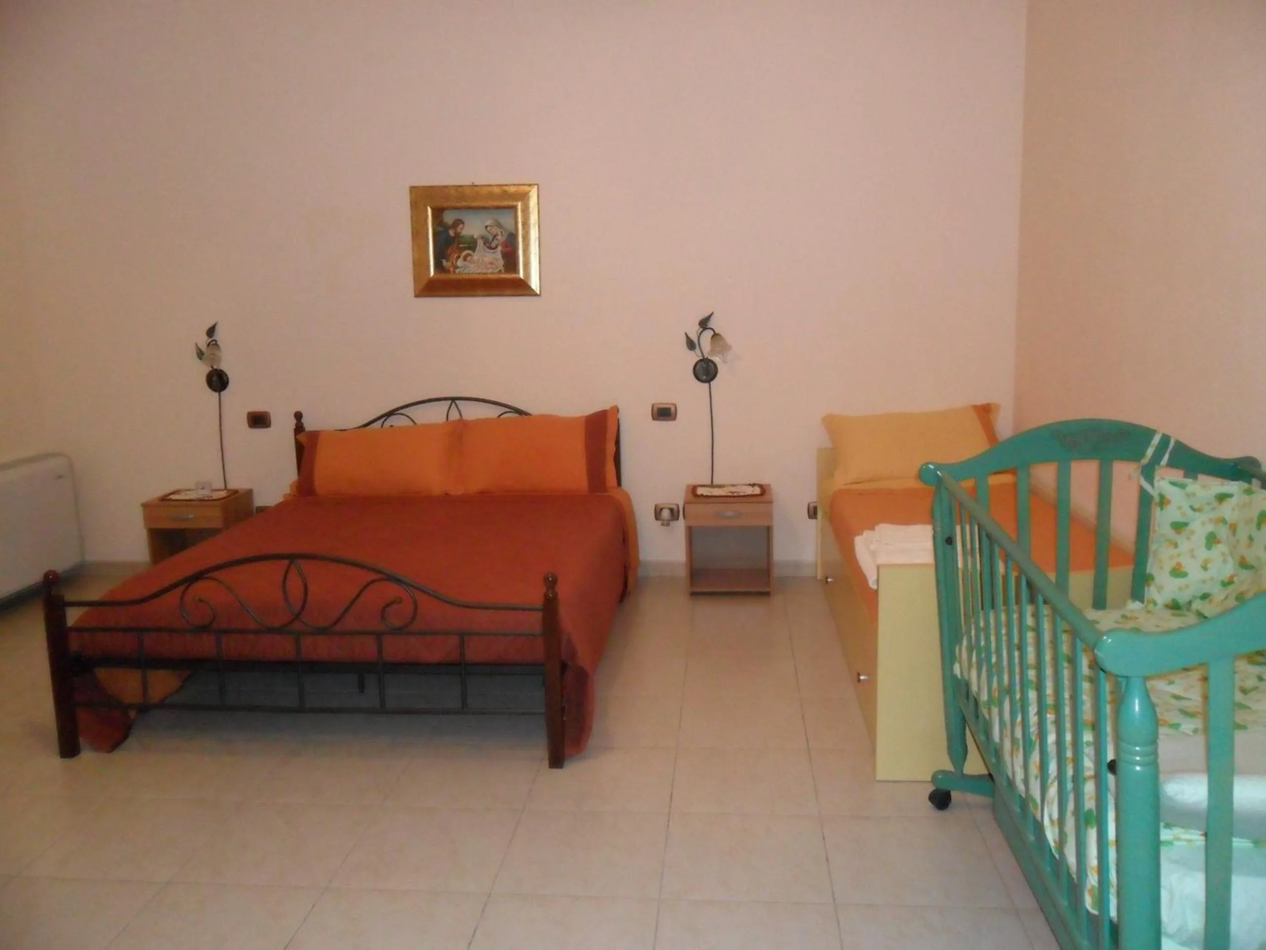 cot in Villa Jolanda & Carmelo