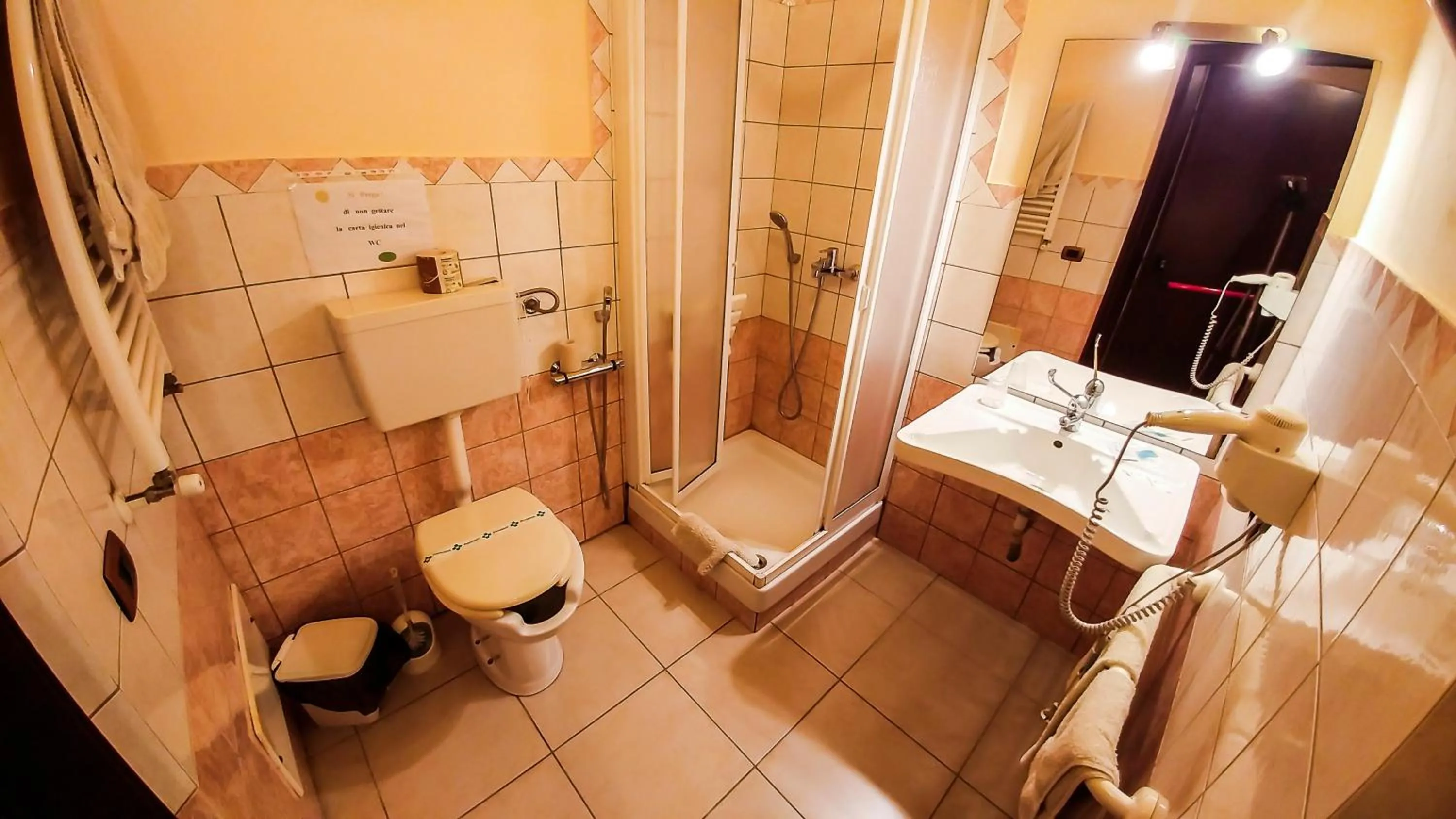 Shower in Villa Jolanda & Carmelo