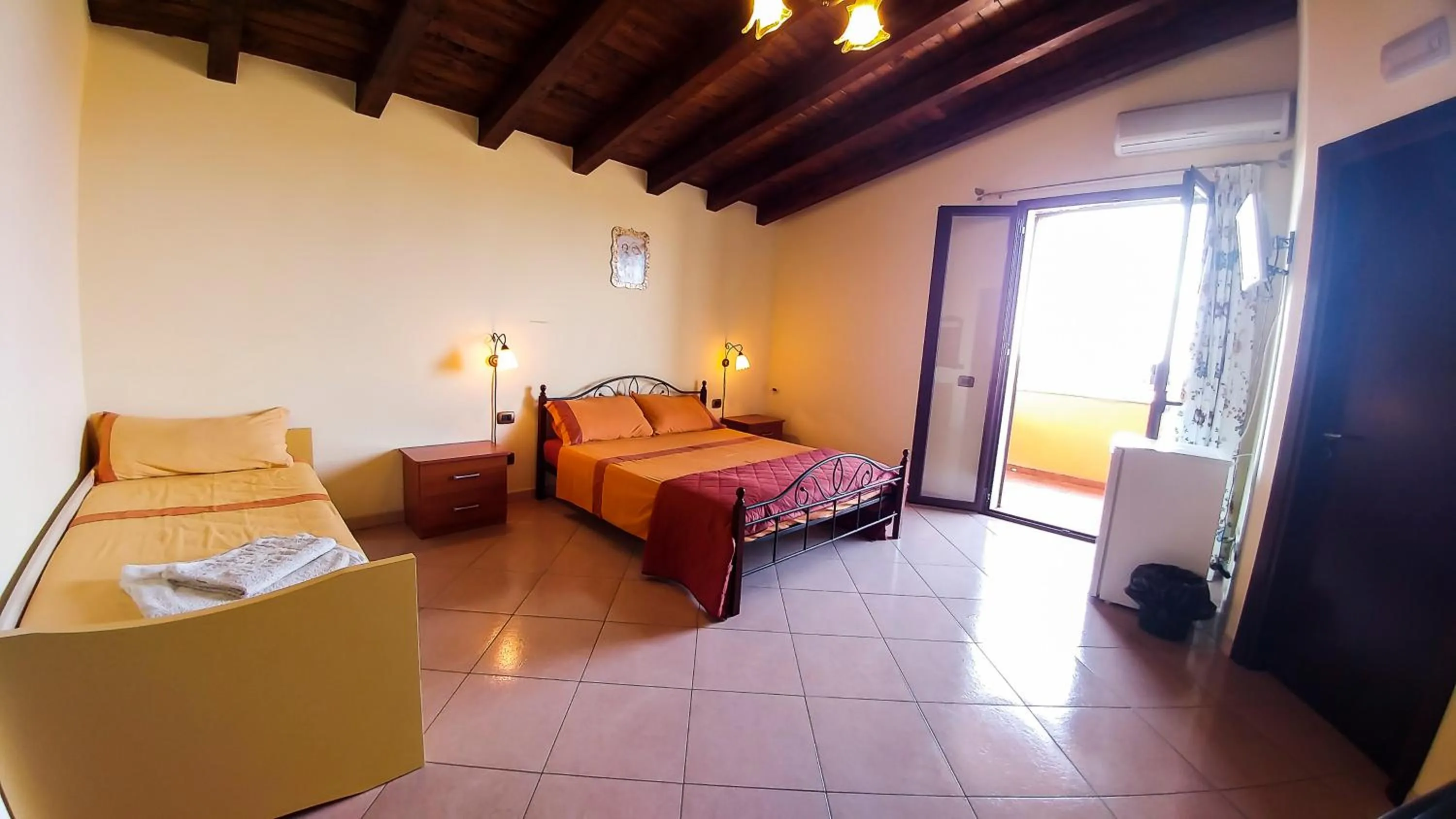 Bed in Villa Jolanda & Carmelo