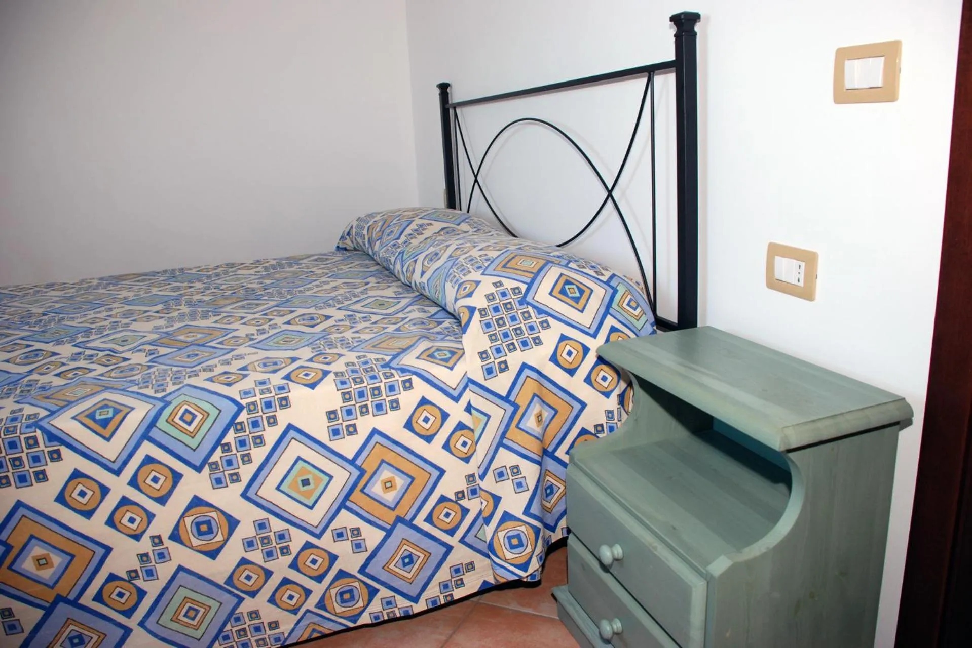 Decorative detail, Bed in Residence Il Casale