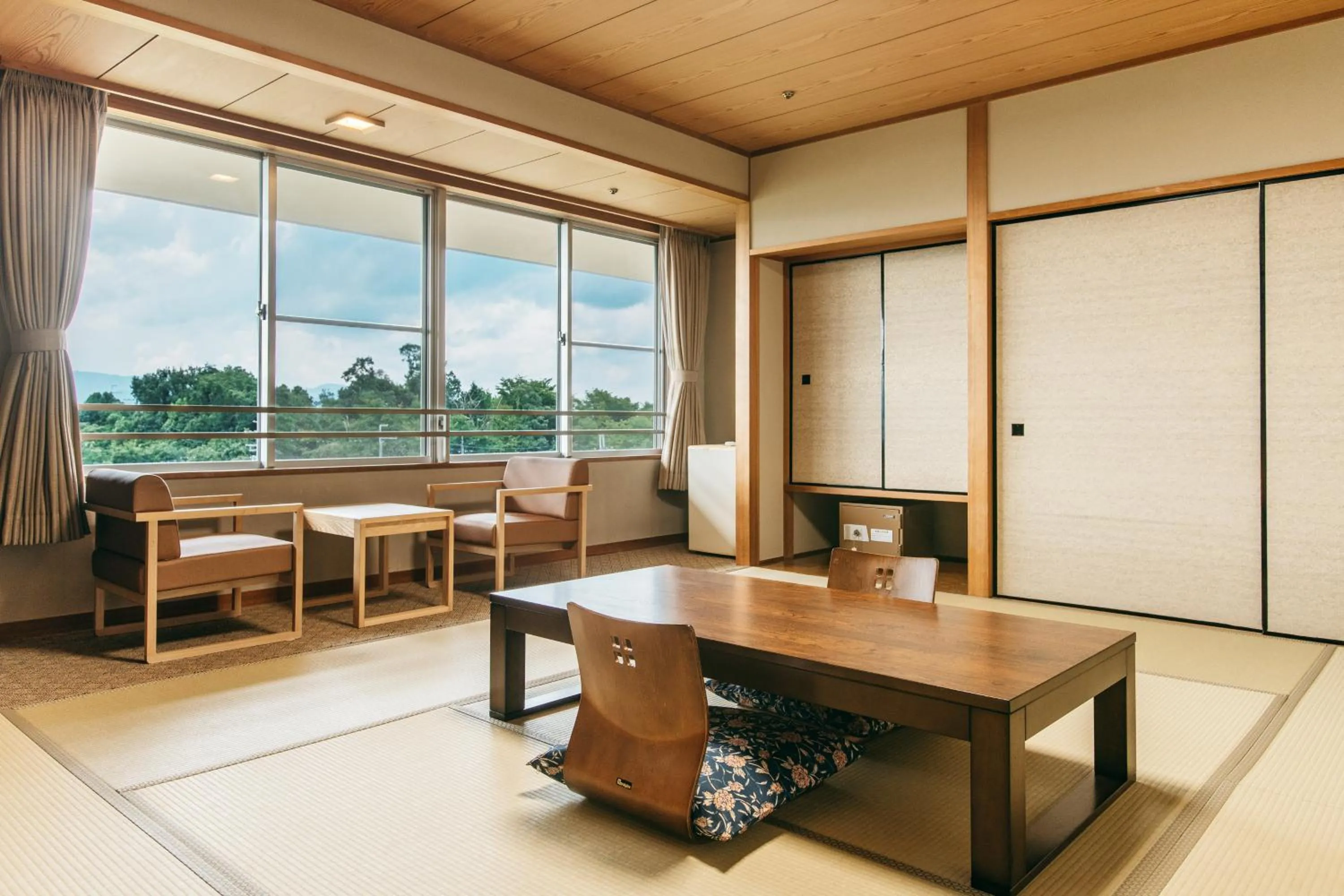 Photo of the whole room in KAMENOI HOTEL Tondabayashi